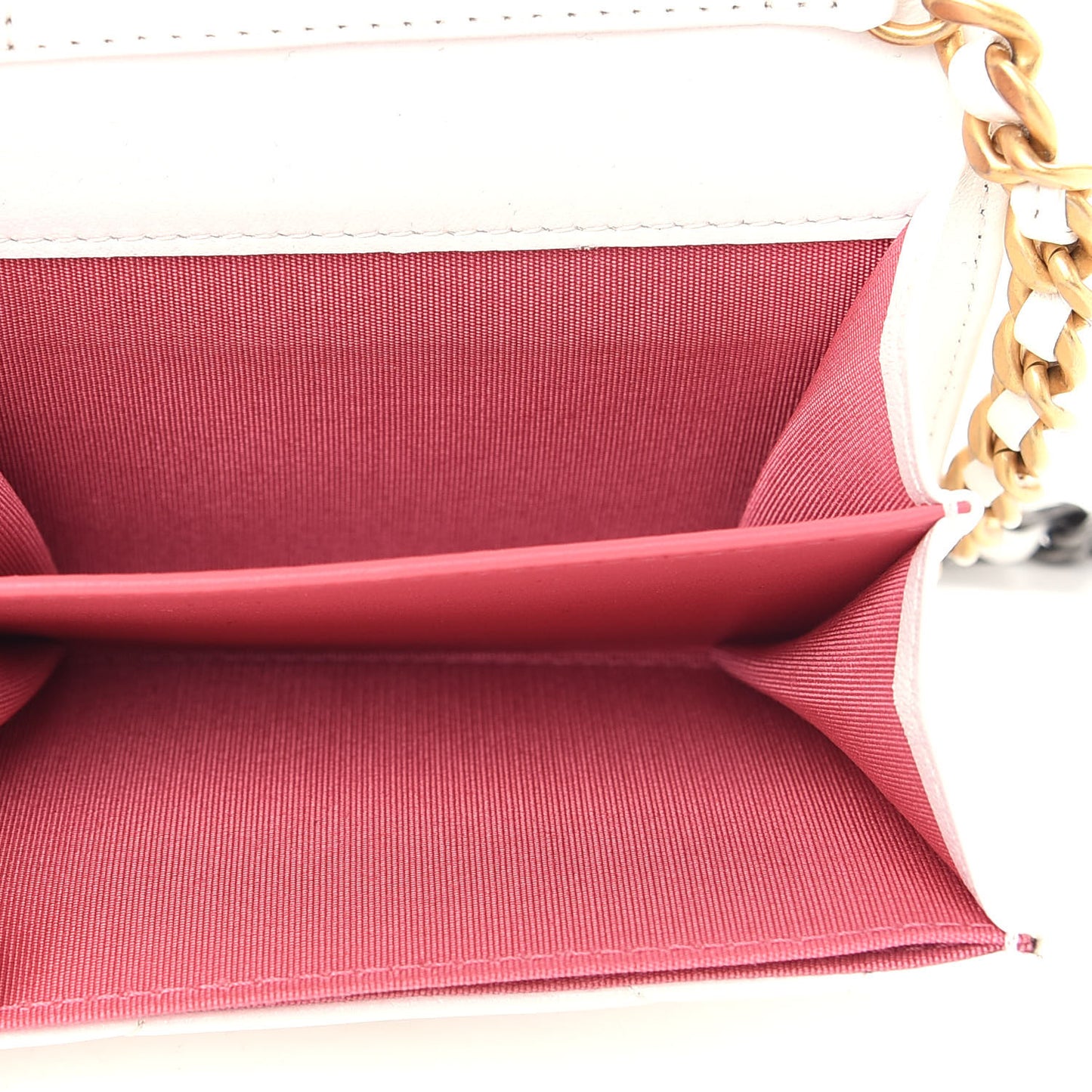 Shiny Goatskin Quilted Chanel 19 Flap Coin Purse With Chain White
