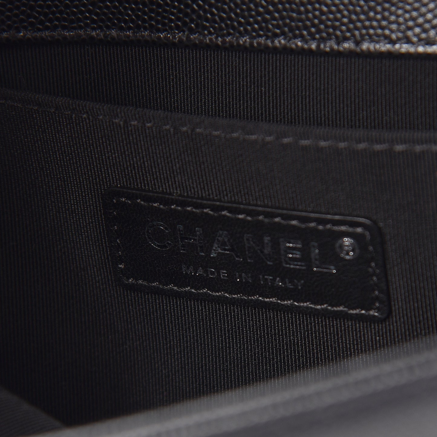 Caviar Quilted Medium Boy Flap Black