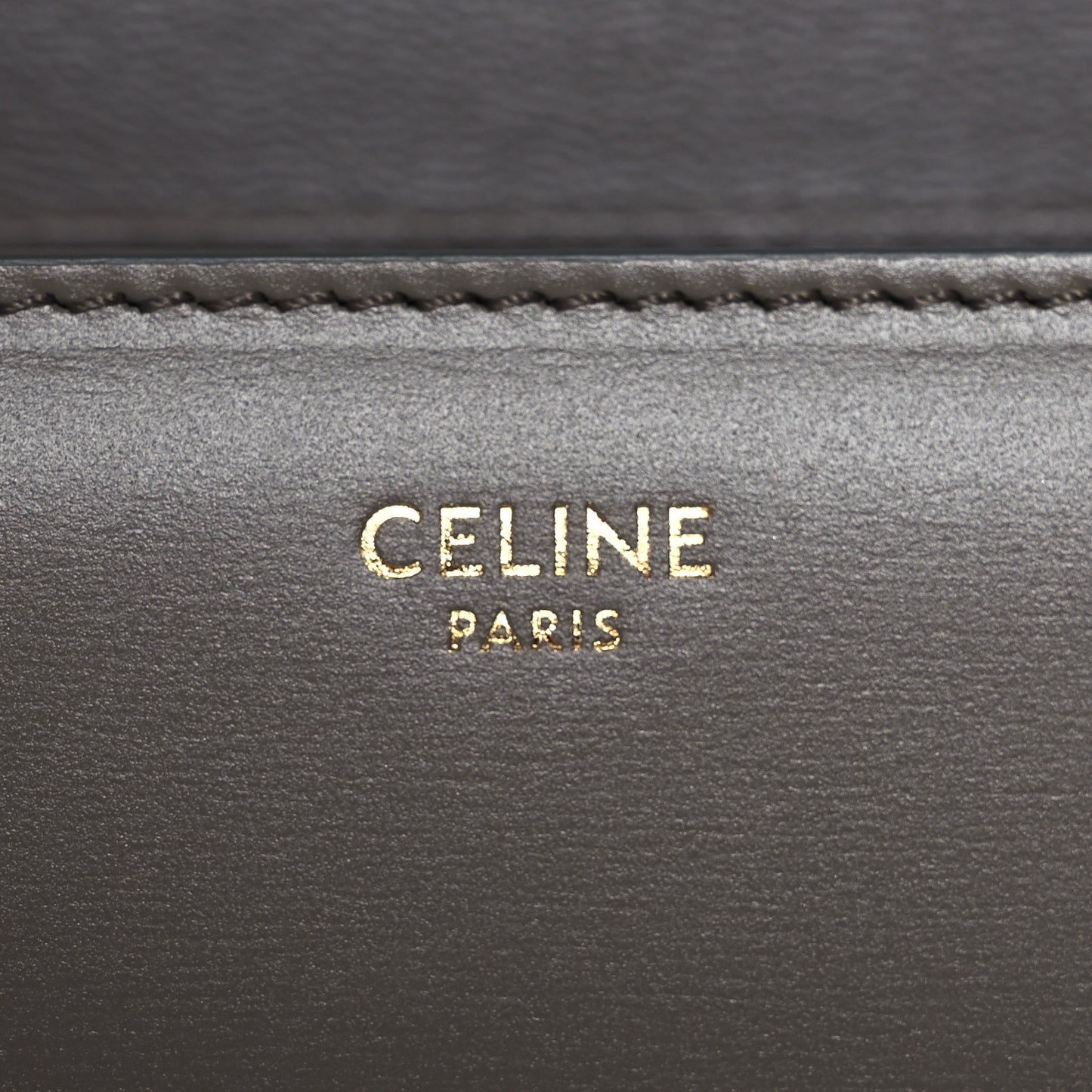 Shiny Calfskin Medium Triomphe Pebble