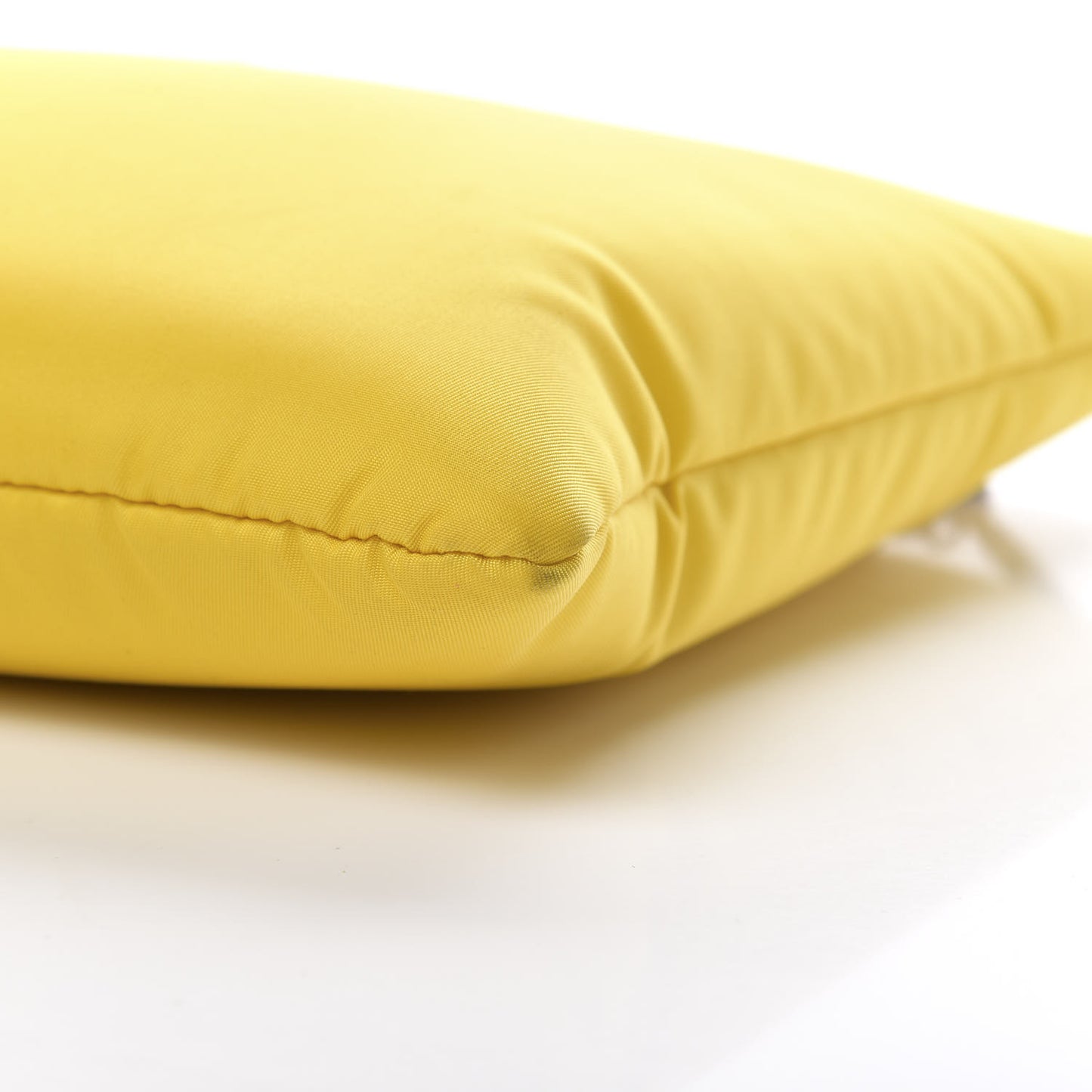 Tessuto Nylon Soft Padded Medium Chain Clutch Bag Giallo