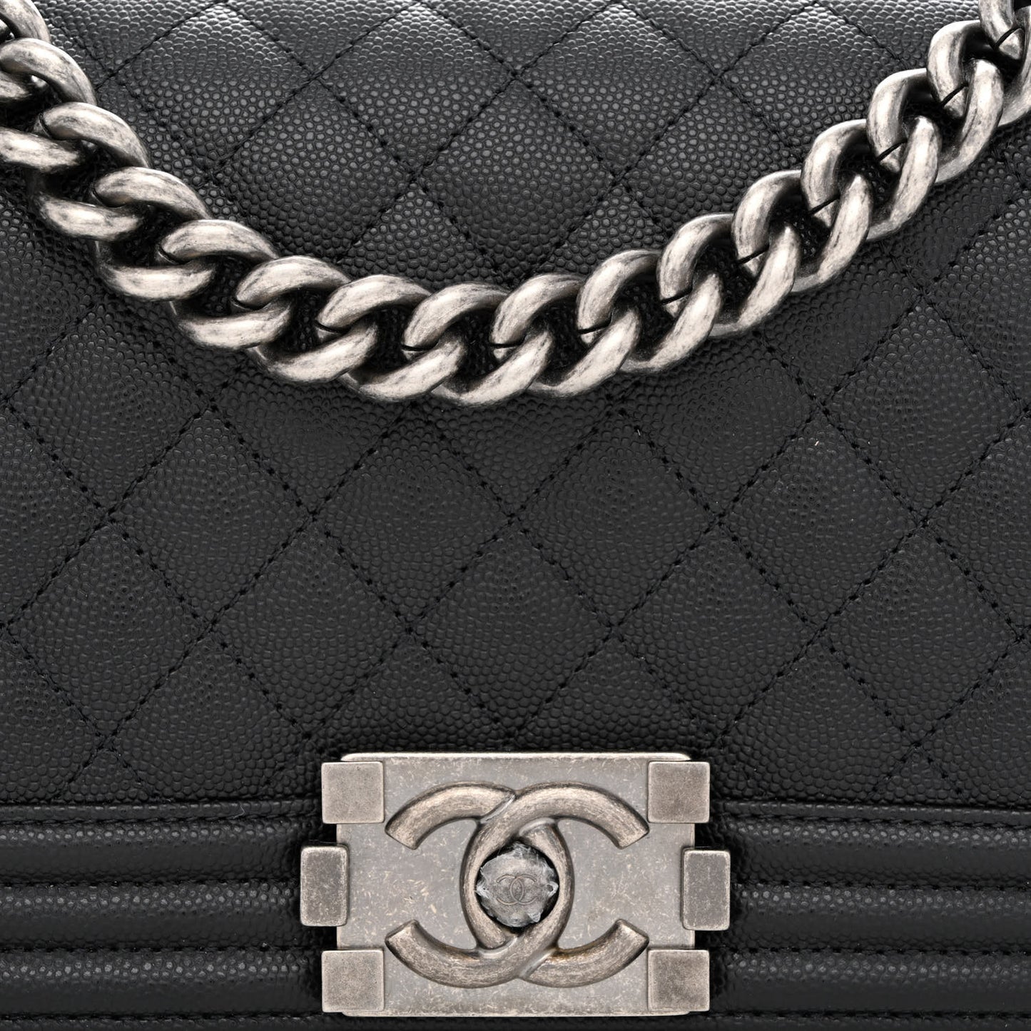 Caviar Quilted Medium Boy Flap Black