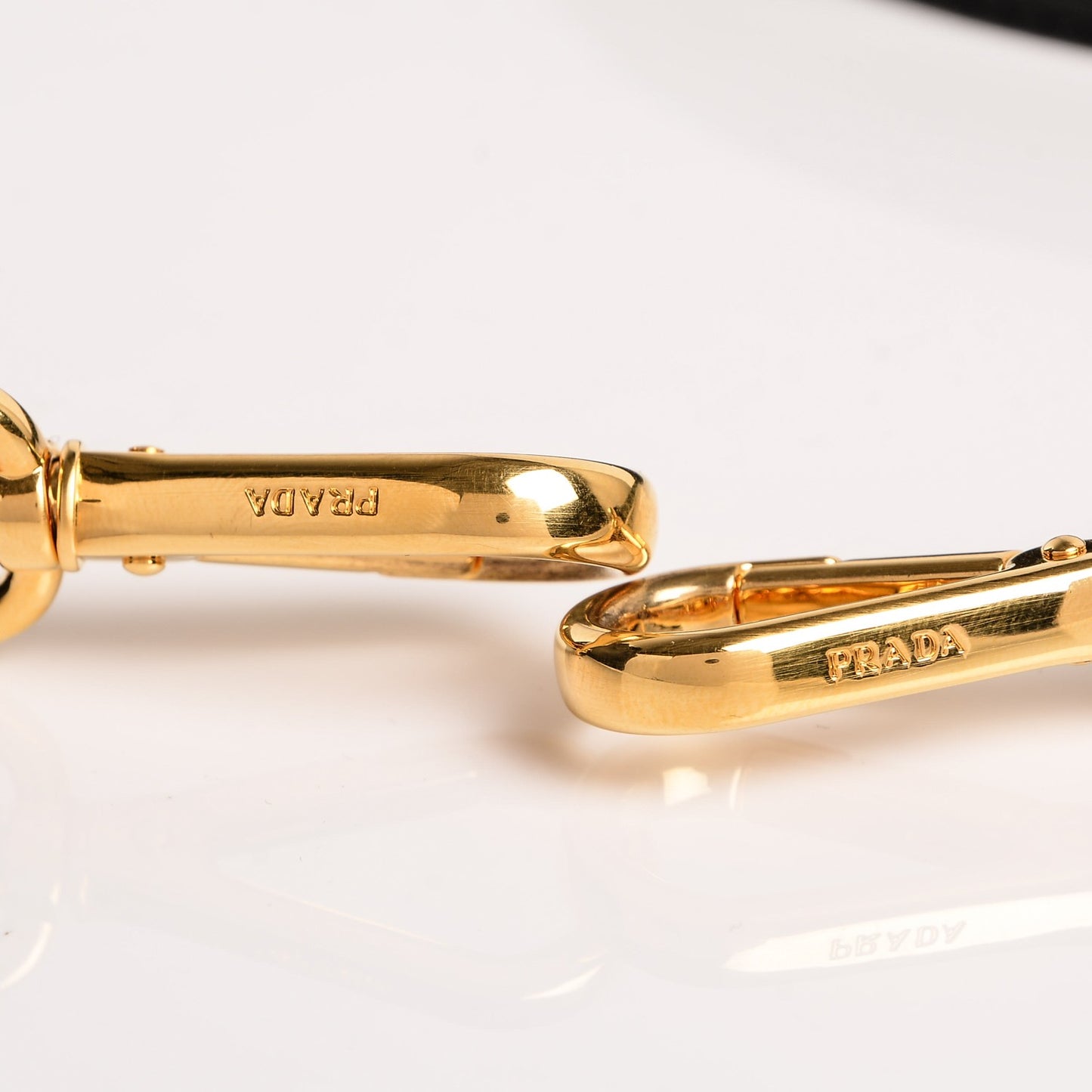 Saffiano Medium Galleria Double Zip Tote Black