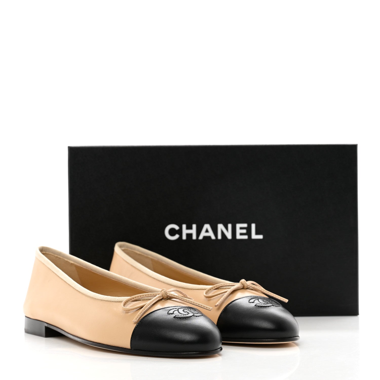 Chanel Lambskin Cap Toe CC Ballerina Flats 38.5 Beige Black 7 of 7