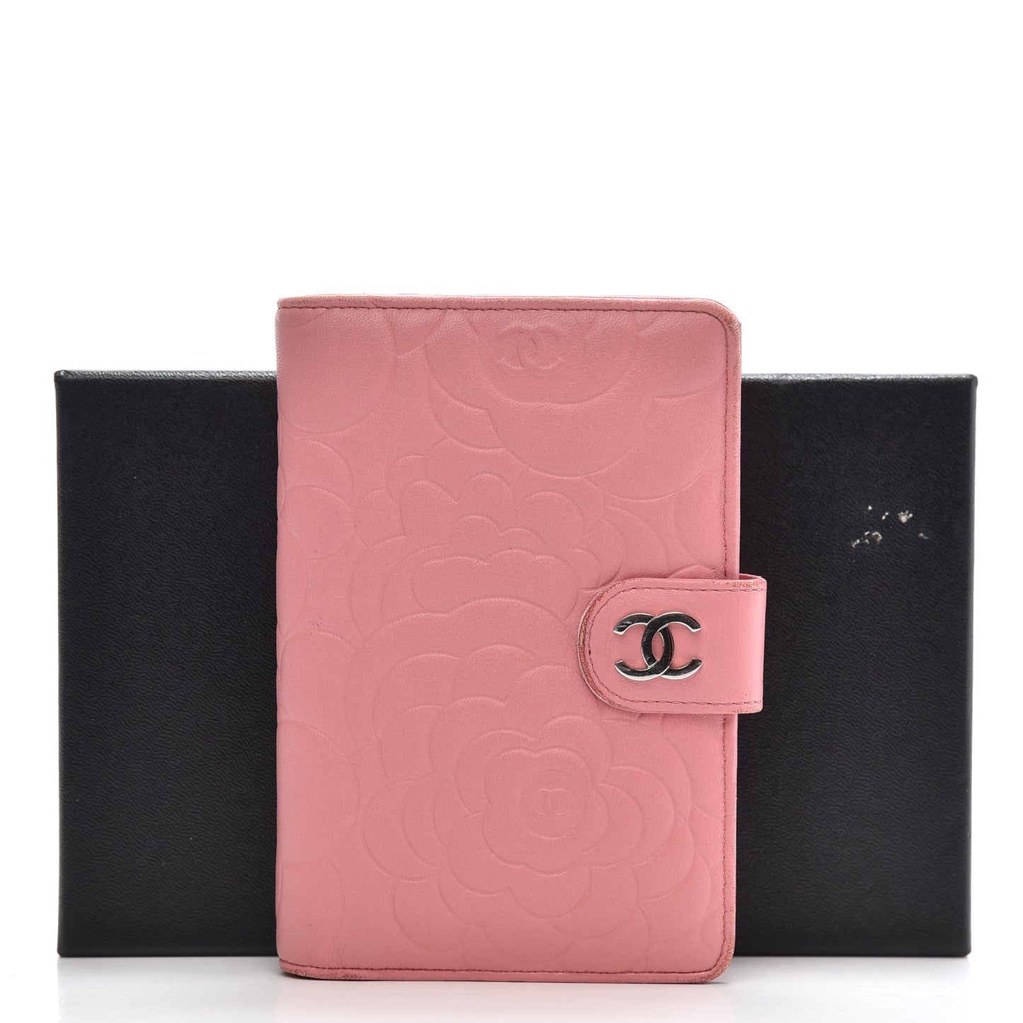 Lambskin Camellia Embossed L-Zip Pocket Wallet Pink