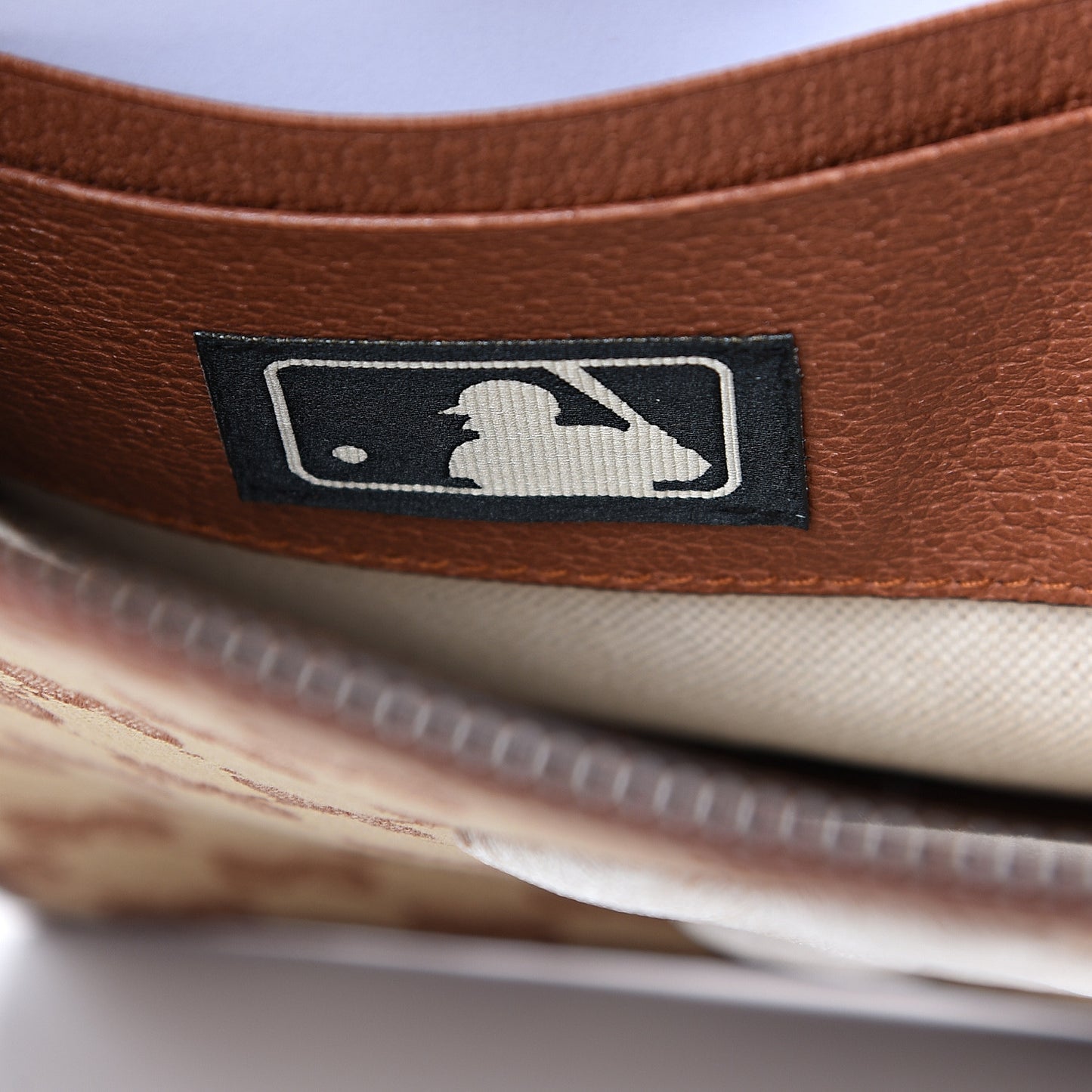 X MLB GG Monogram NY Yankees Zip Wristlet Pouch Beige Ruggine Ivory
