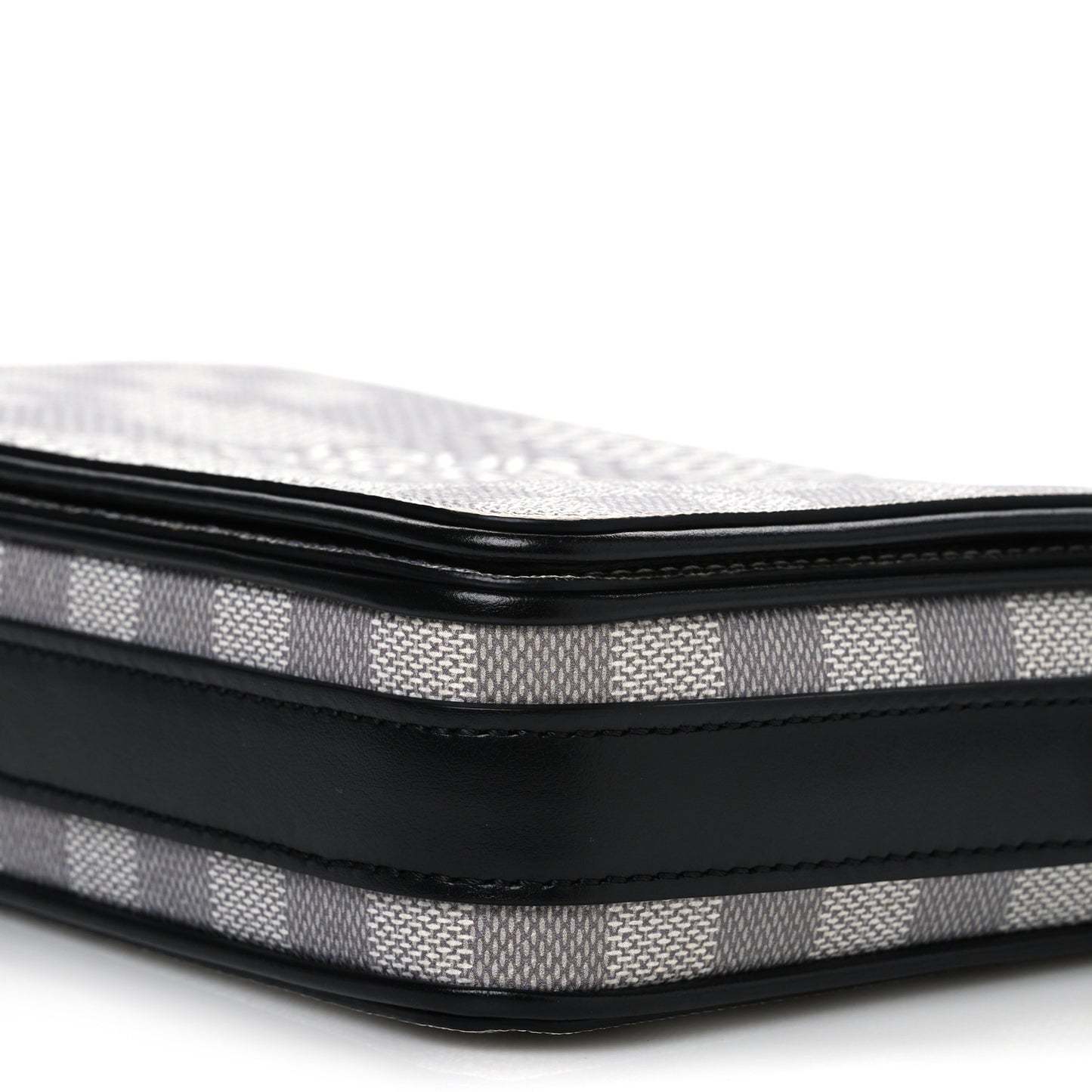 Damier Graphite 3D Studio Messenger Antarctica