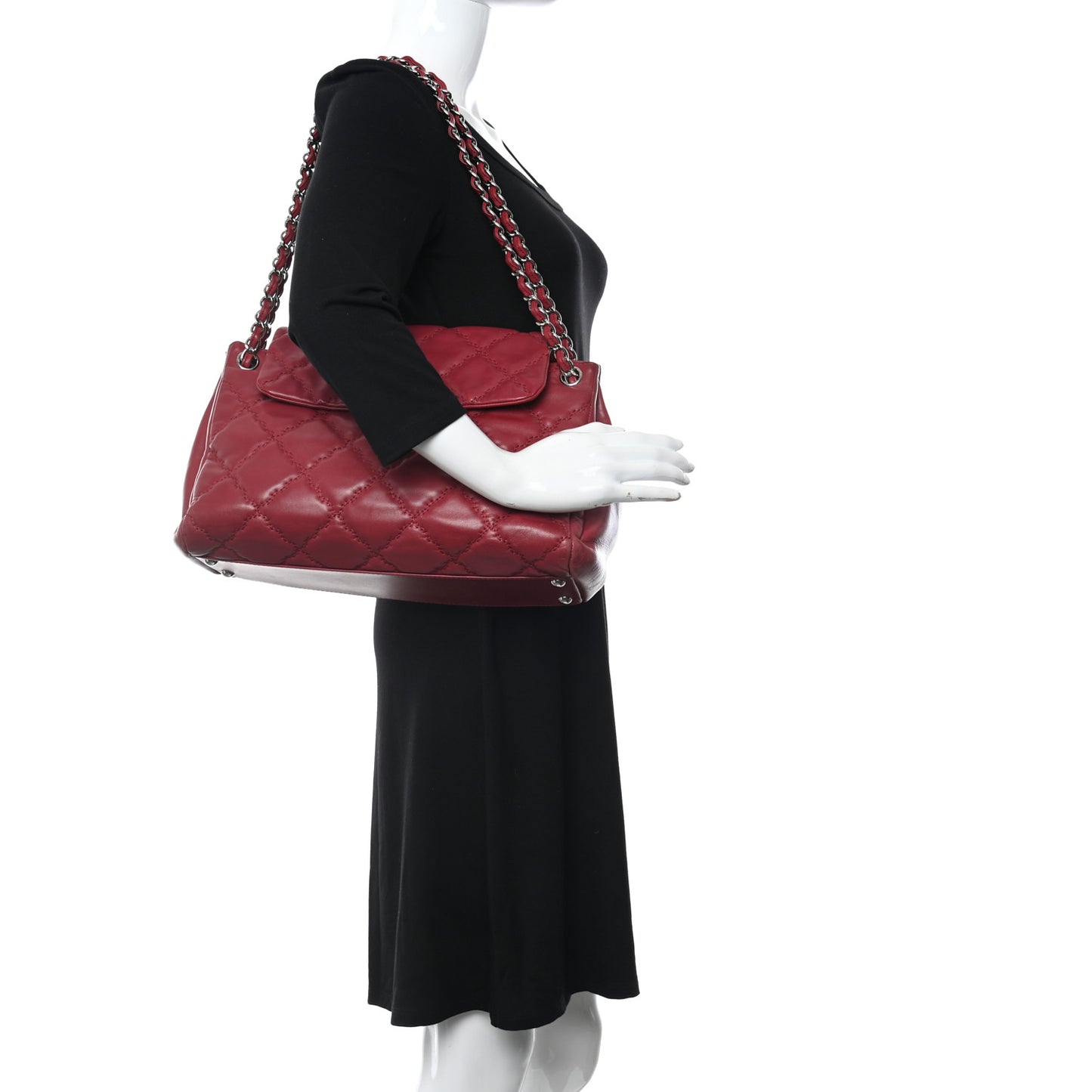 Calfskin Double Stitch Large Hamptons Flap Bag Red