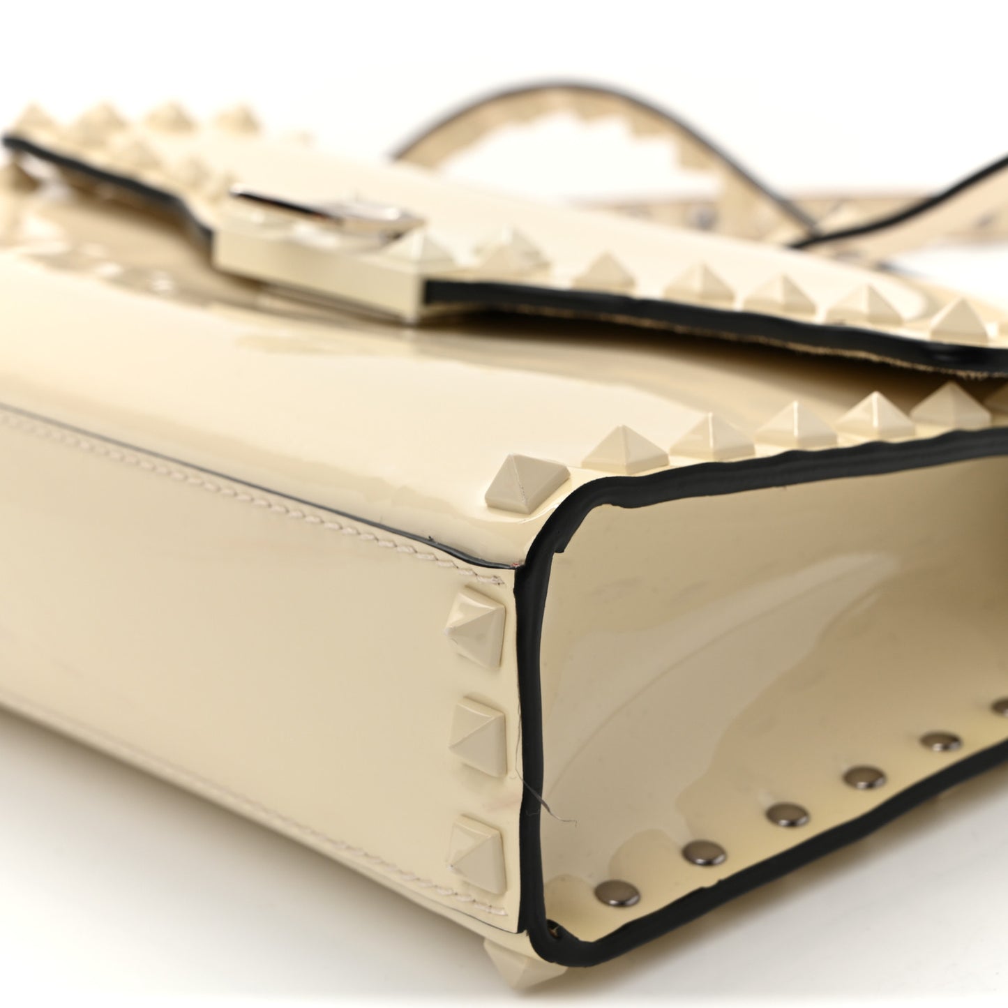 Patent Monochrome Medium Rockstud Flip Lock Crossbody Bag Light Ivory