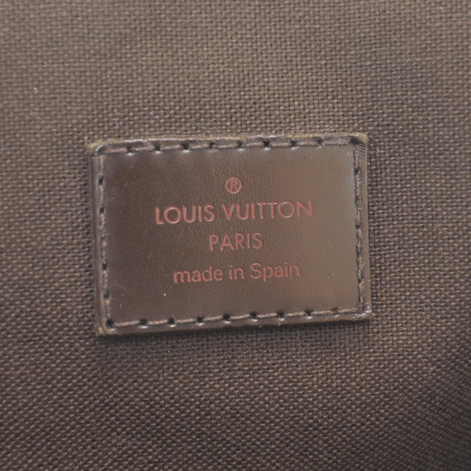 Louis Vuitton Damier Beaubourg Shoulder Bag 9 of 10