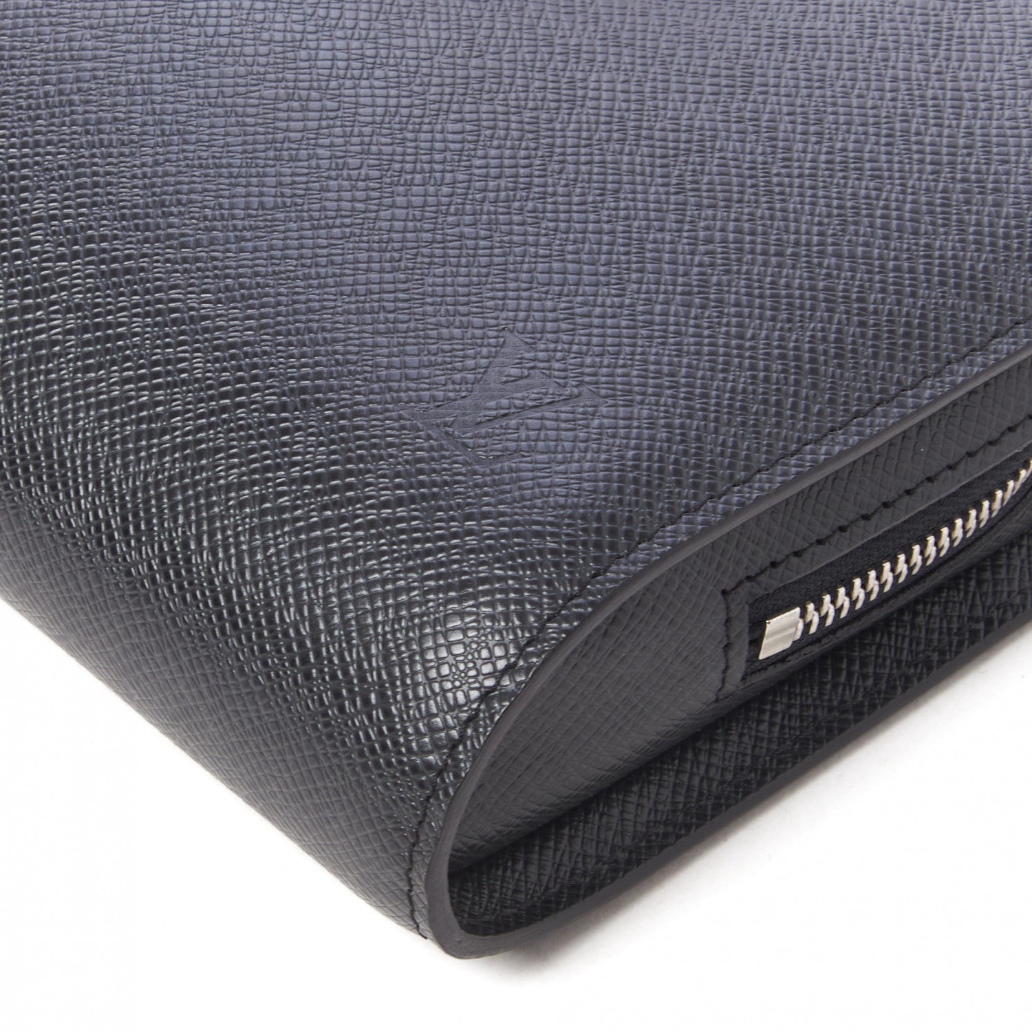 Louis Vuitton Taiga Baikal Pochette Ardoise 5 of 8