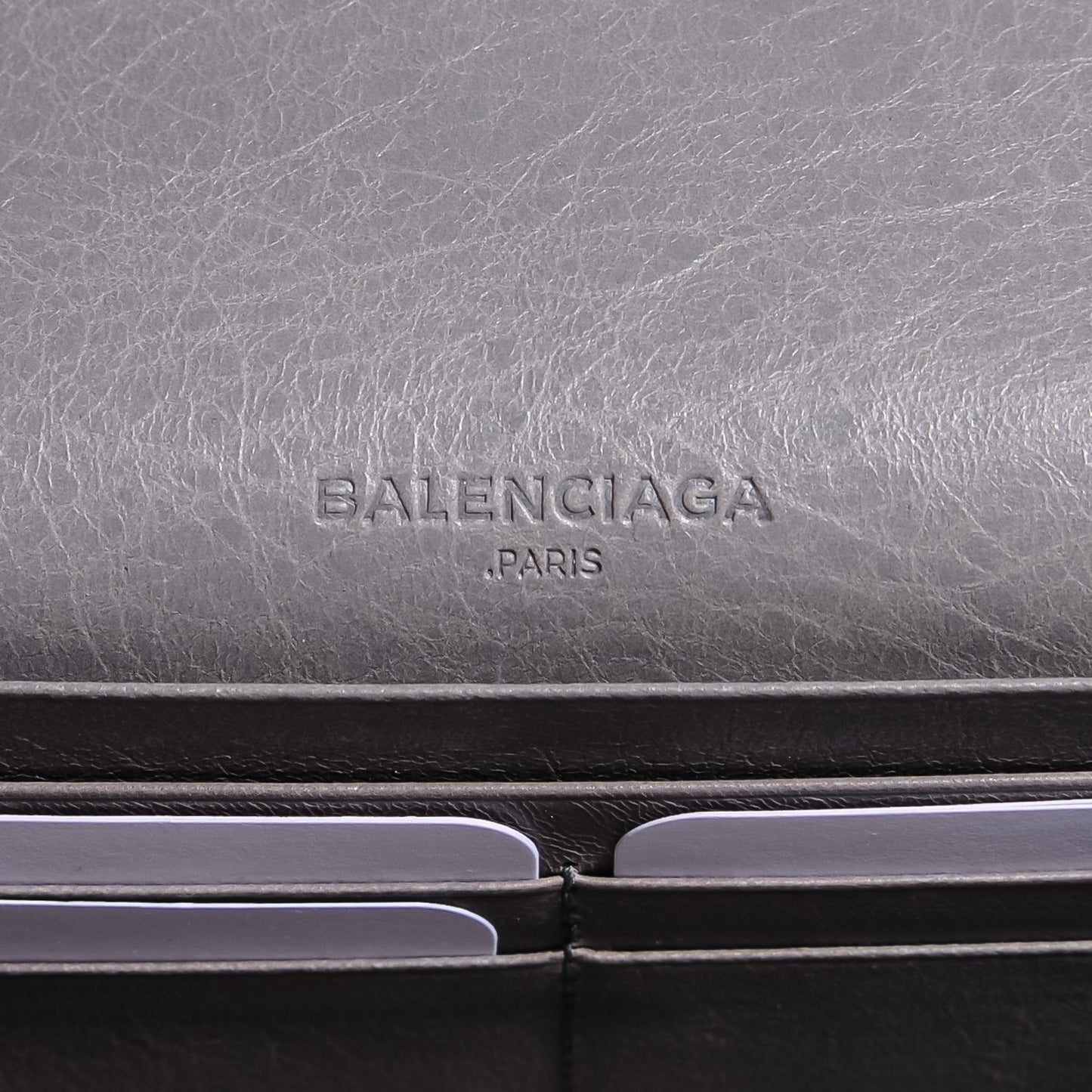 Agneau Giant 12 Gold Hardware Money Wallet Gris Pyrite