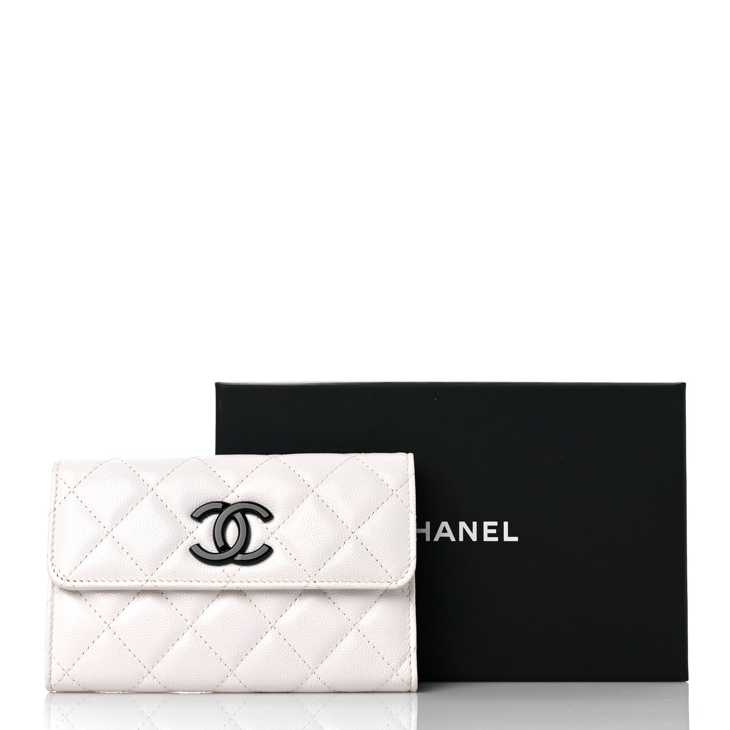 Caviar Quilted My Everything Flap Wallet White