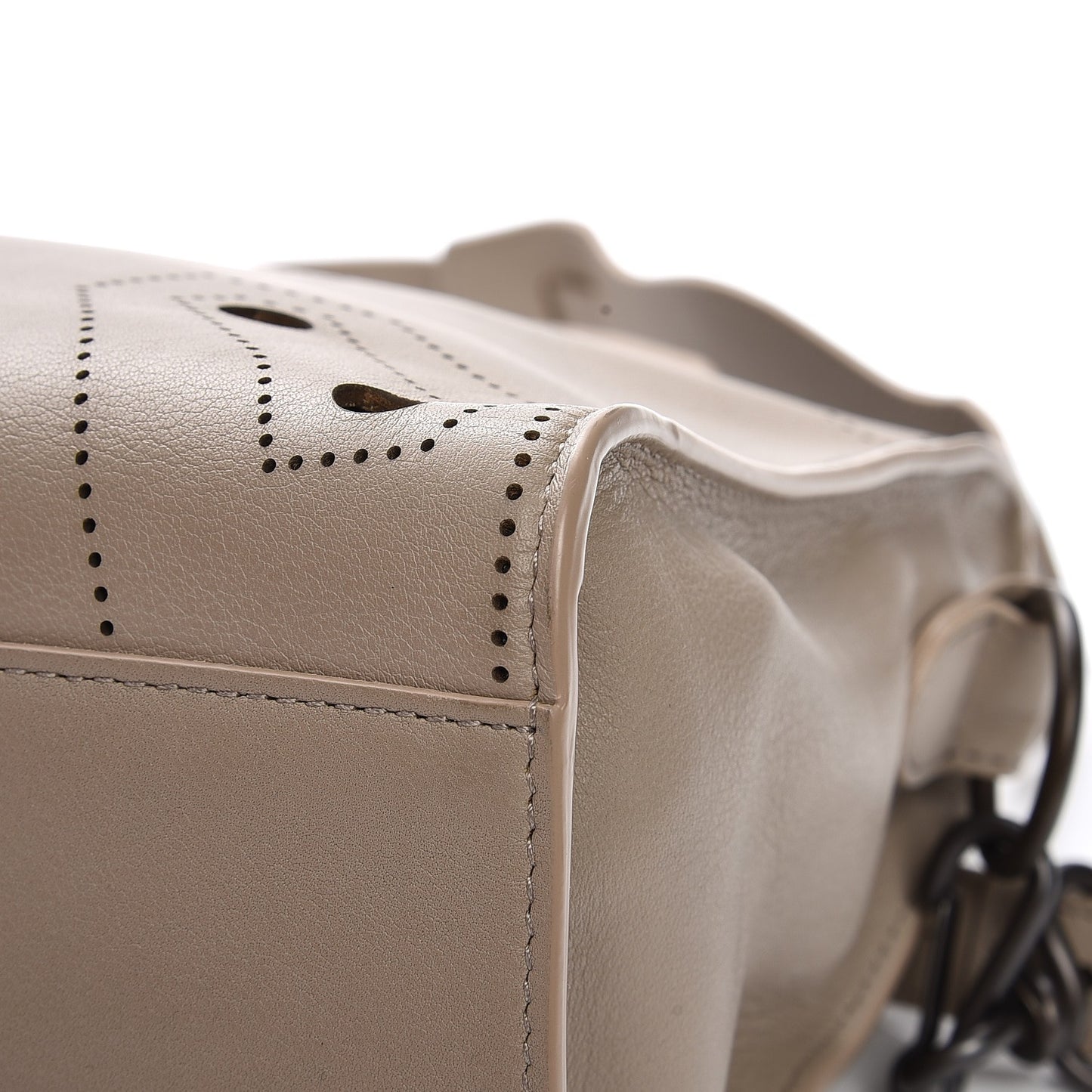 Veau Soyeux Perforated Blackout Hardware S City Gris Cendre