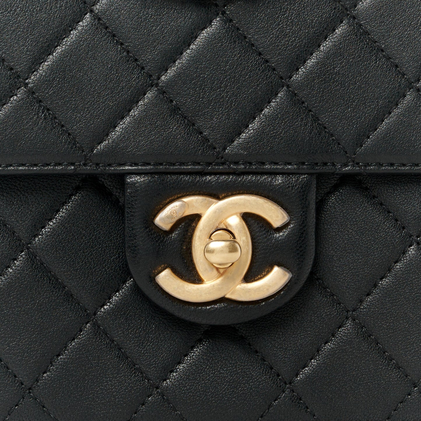 Goatskin Quilted Chic Pearls Flap Black