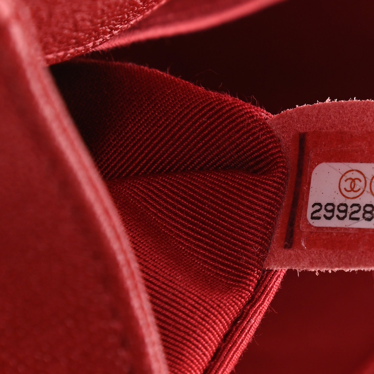 Caviar Quilted Medium Boy Flap Red