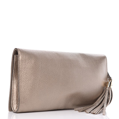 Gucci Metallic Pebbled Calfskin Medium Soho Clutch Golden Beige 3 of 17