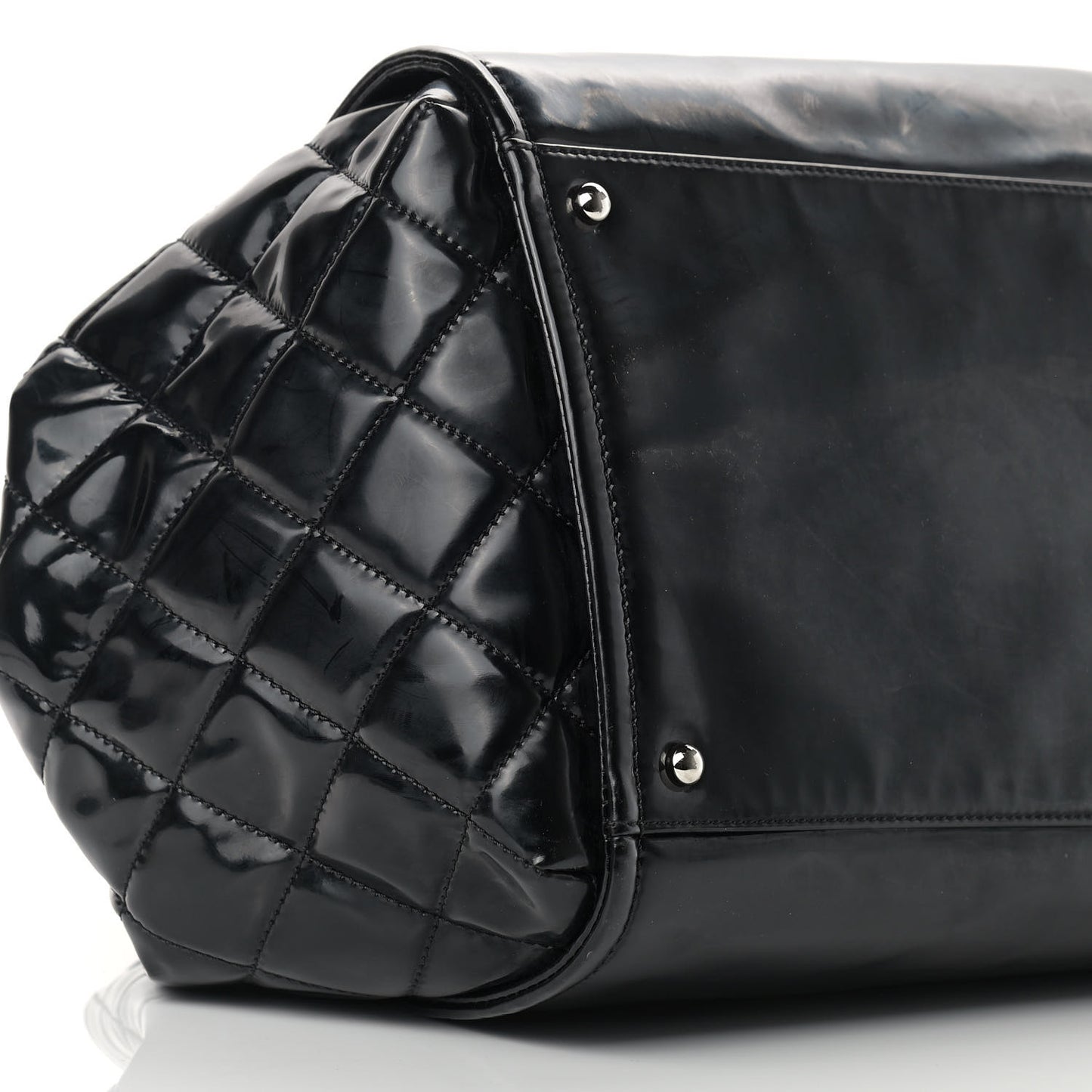 Vinyl Lipstick Ligne Accordion Tote Black