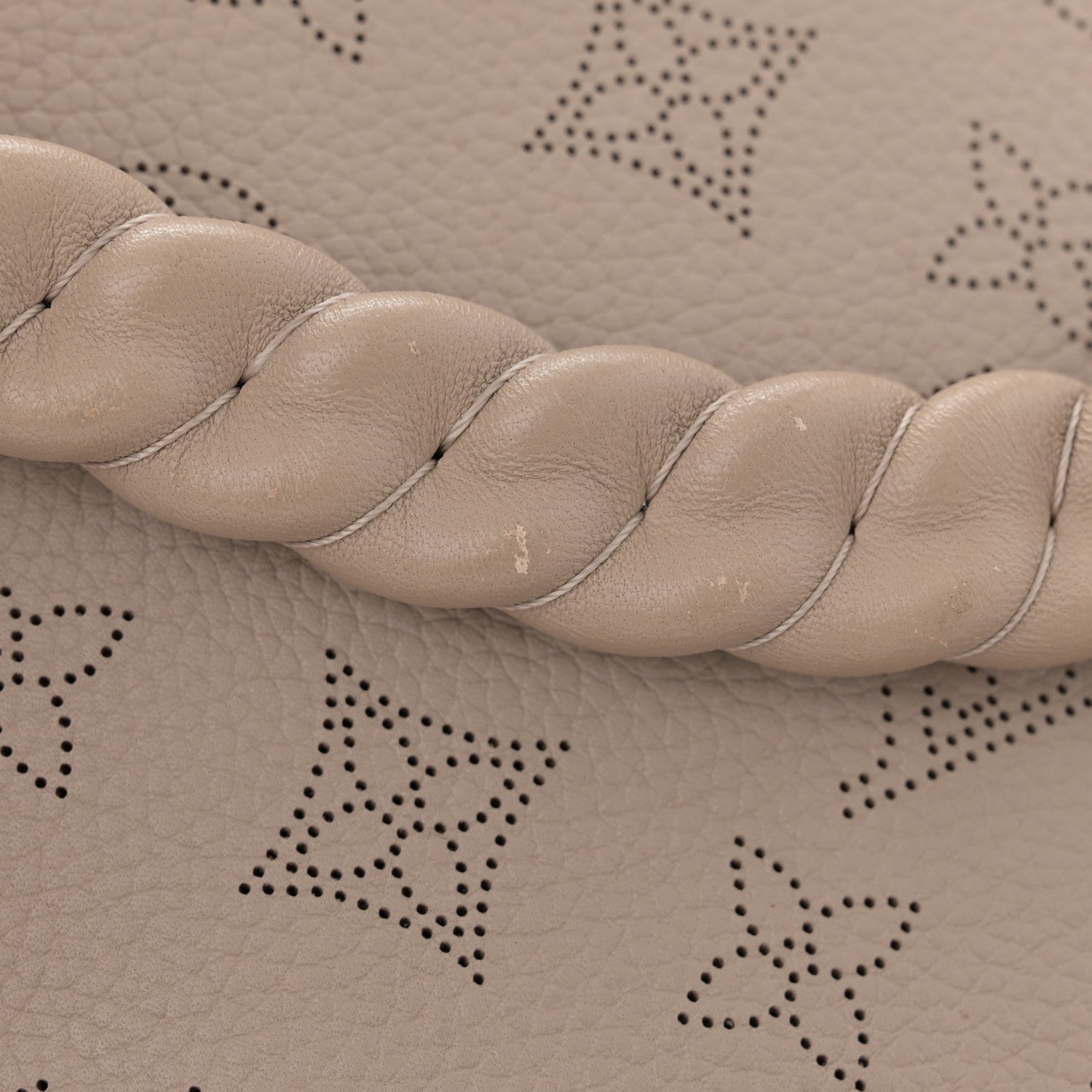 Louis Vuitton Mahina Babylone Chain BB Galet 12 of 13