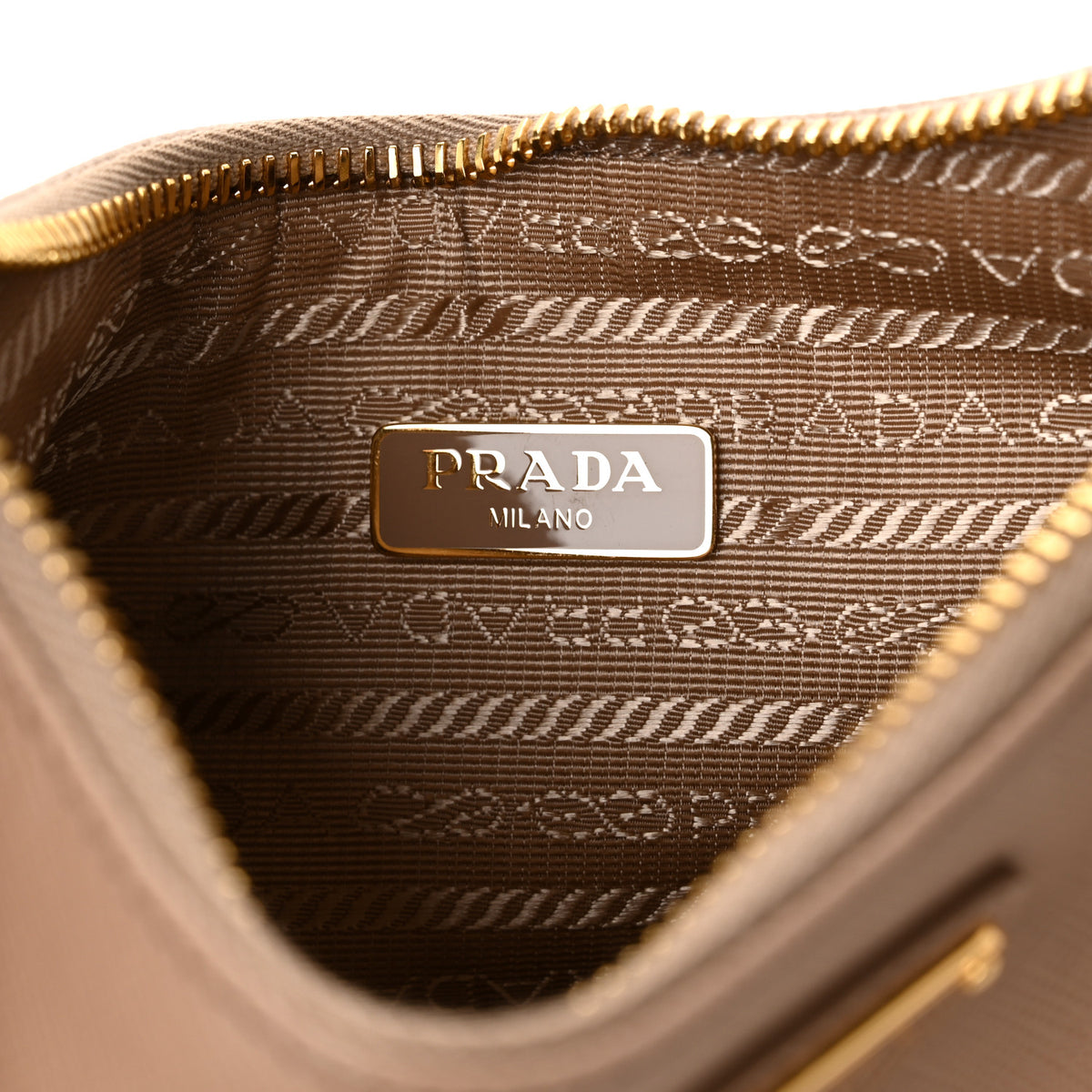 Saffiano Lux Re-Edition 2005 Shoulder Bag Cammeo