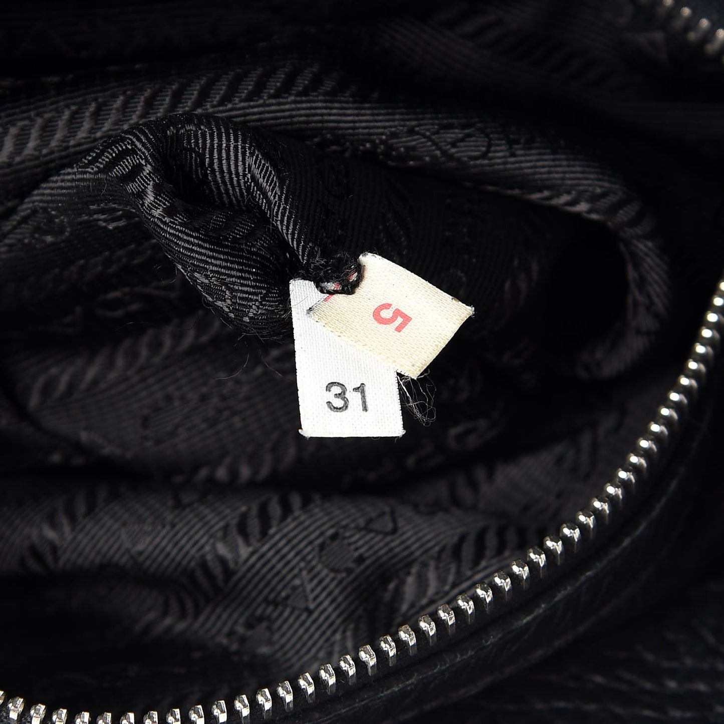 Vitello Daino Side Pocket Hobo Black