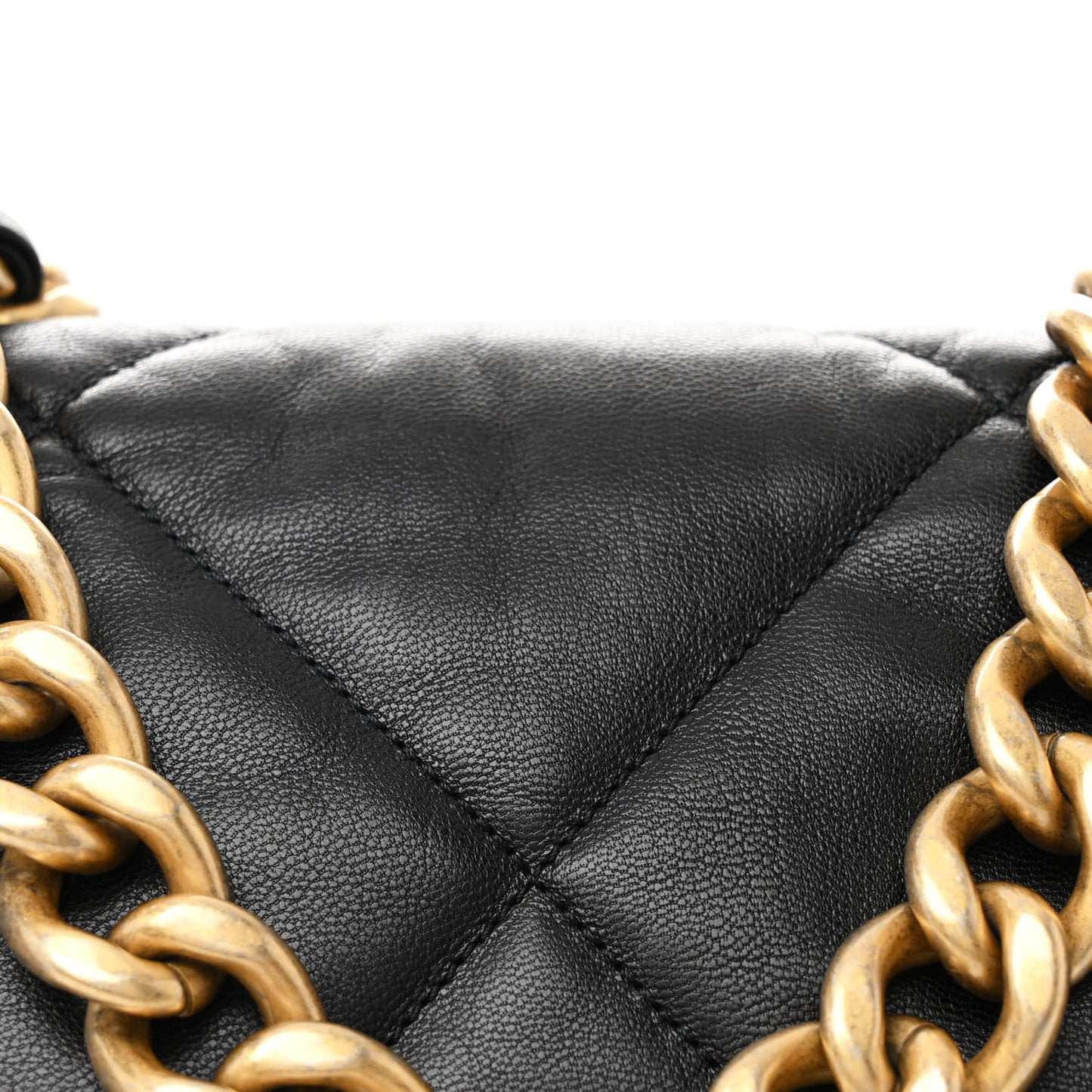 Lambskin Quilted Maxi Chanel 19 Flap Black