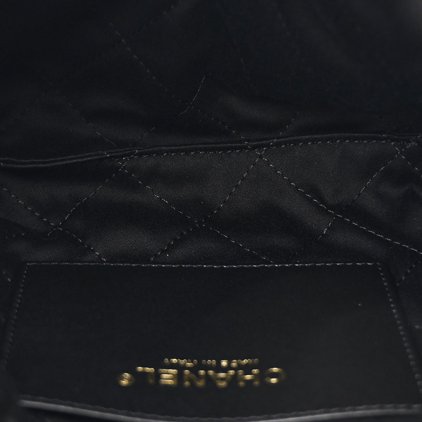 Shiny Caviar Quilted Monochrome Mini Chanel 22 Black