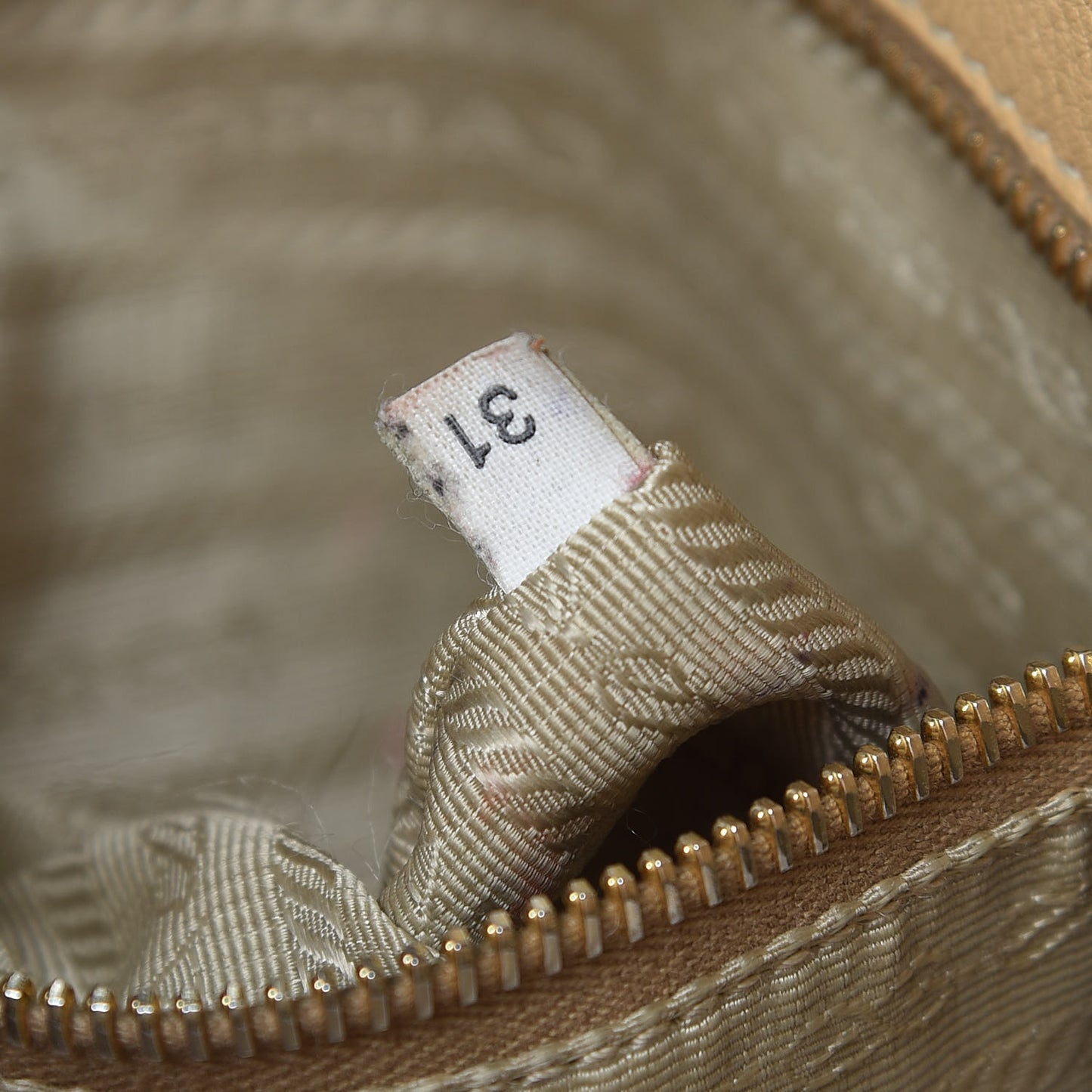 Vitello Daino Side Pocket Hobo Sabbia