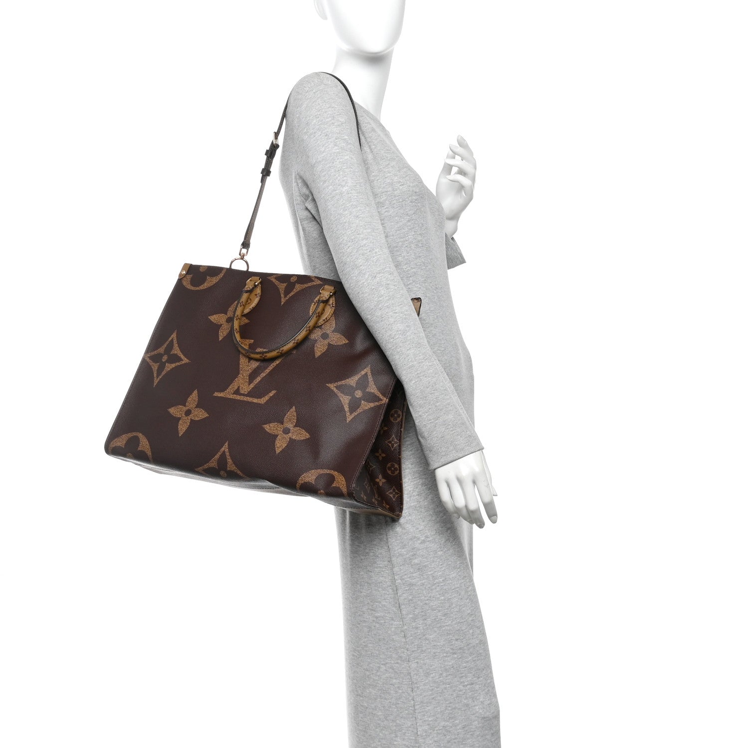 Louis Vuitton Reverse Monogram Giant Onthego Voyage 2 of 9