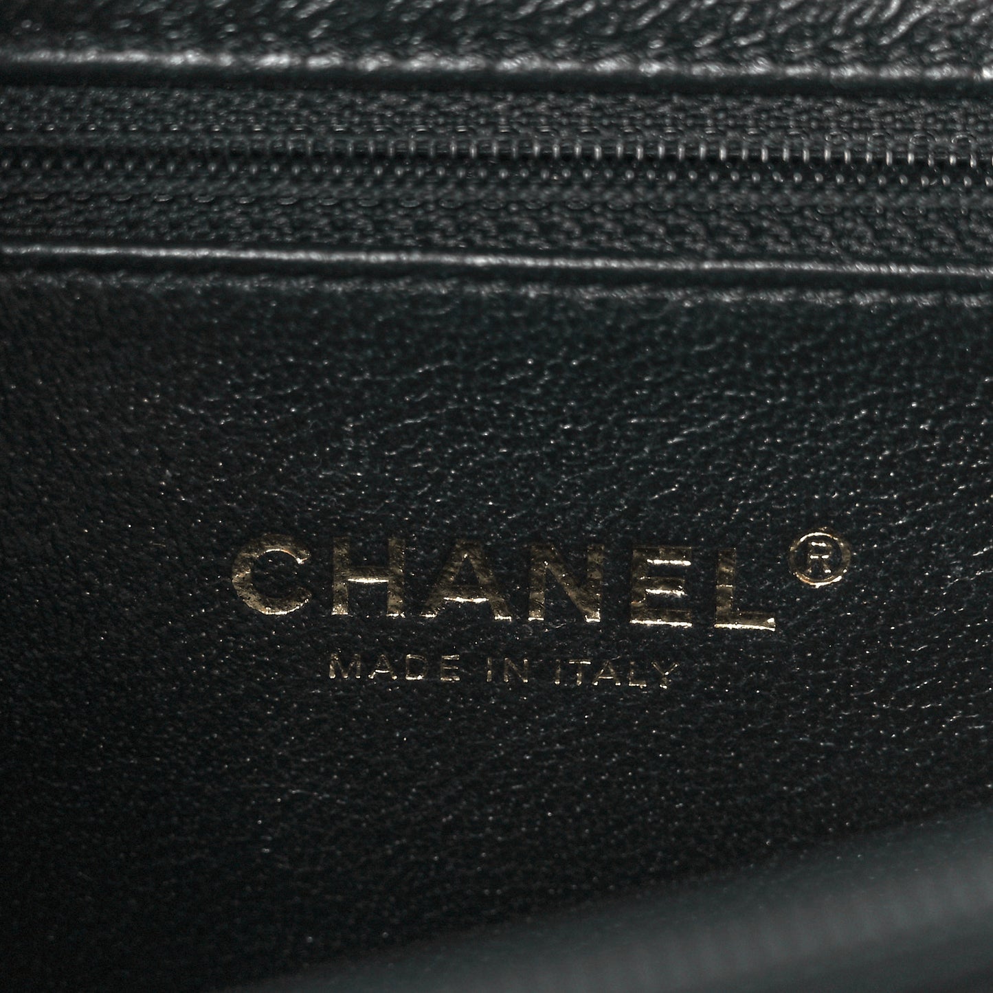 Caviar Quilted Medium CC Filigree Vanity Case Black