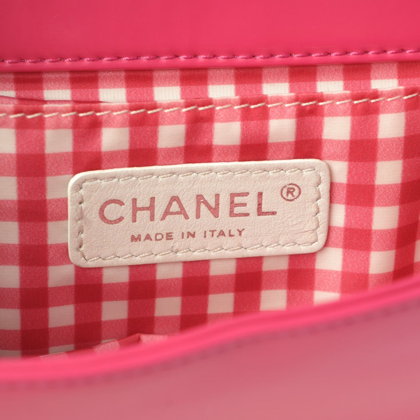 Vinyl Small Lipstick Flap Fuchsia