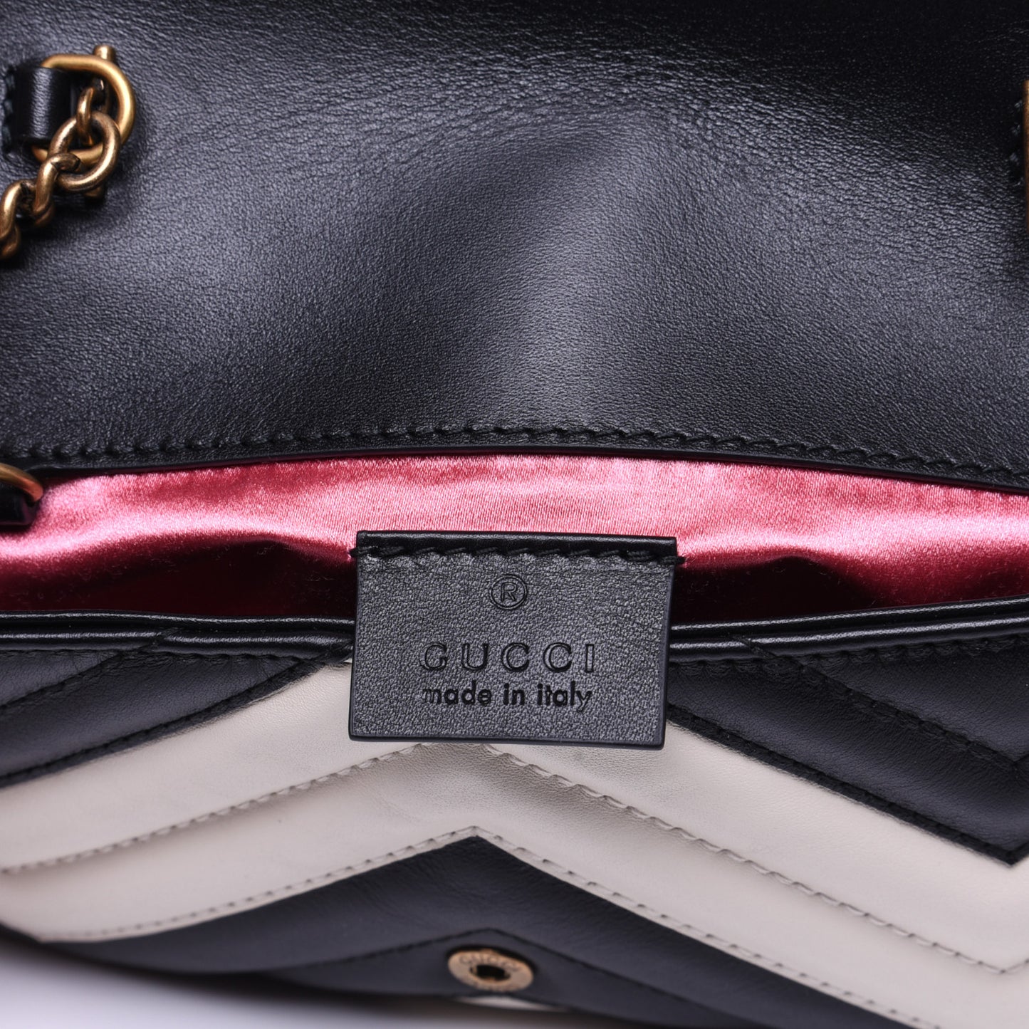 Calfskin Matelasse Super Mini GG Marmont Shoulder Bag Black White