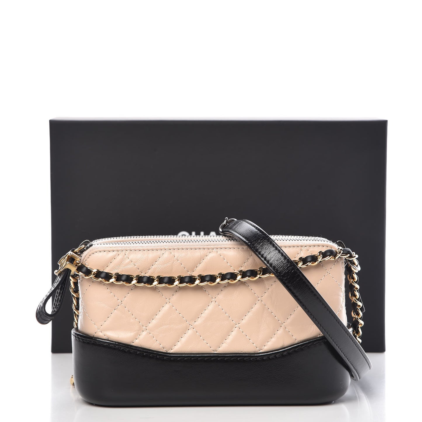 Aged Calfskin Quilted Small Gabrielle Clutch With Chain Beige Black