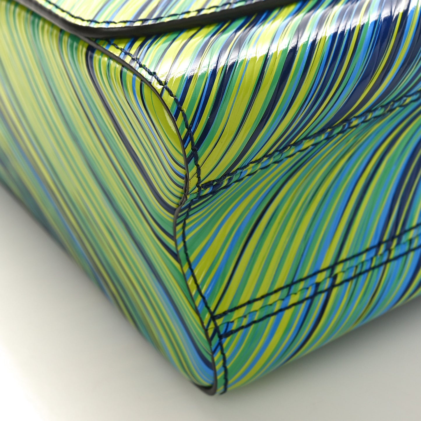 Epi Tropical Twist Shoulder Bag MM Vert Rouge