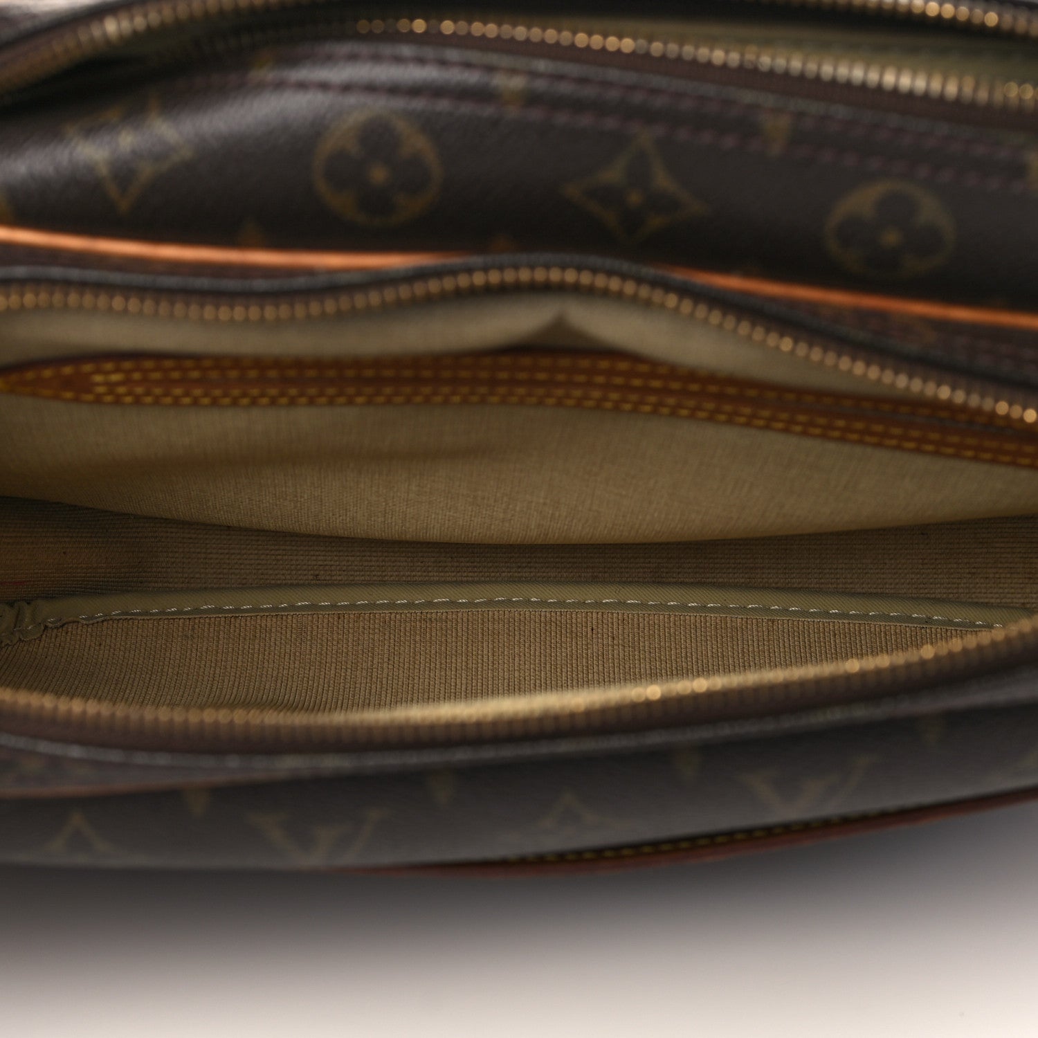 Louis Vuitton Monogram Reporter PM 6 of 8