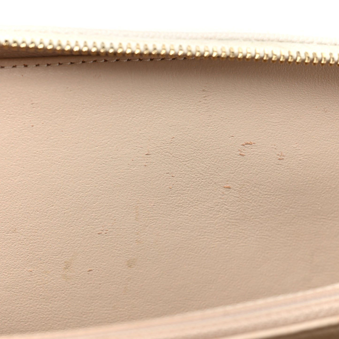 Caviar Quilted Medium CC Filigree Vanity Case White