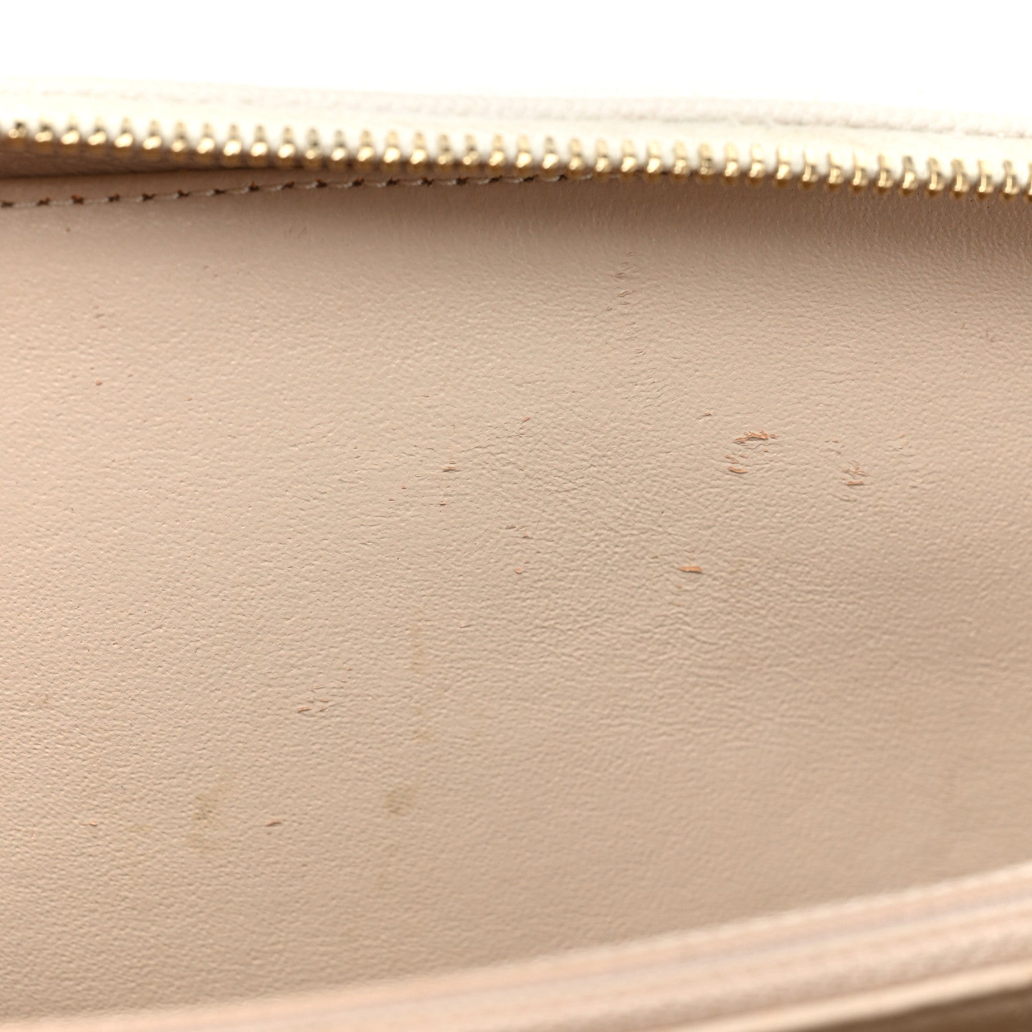 Chanel Caviar Quilted Medium CC Filigree Vanity Case White 14 of 18