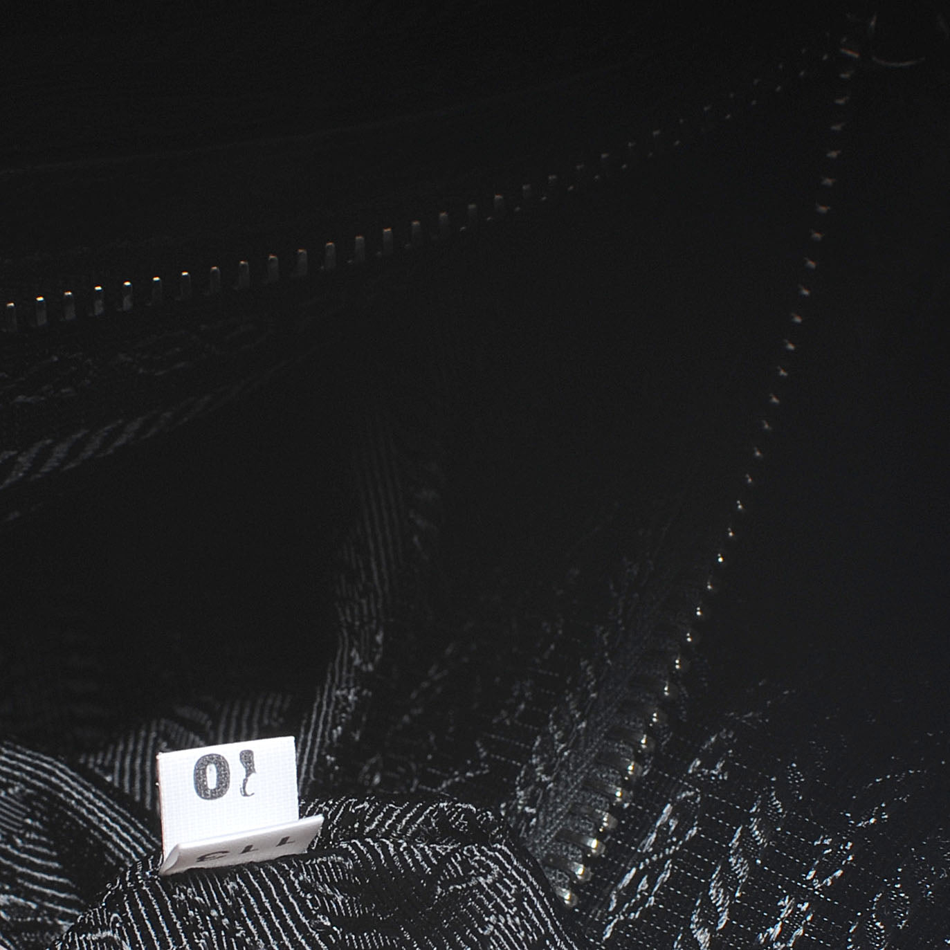 Vitello Daino Hobo Nero Black