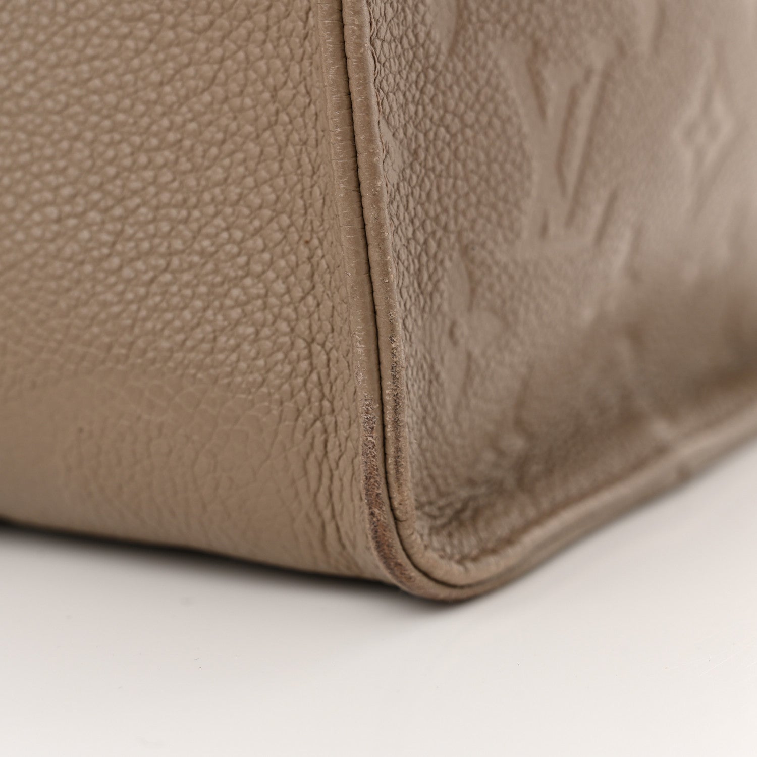 Louis Vuitton Empreinte Monogram Giant Onthego MM Tourterelle 16 of 21