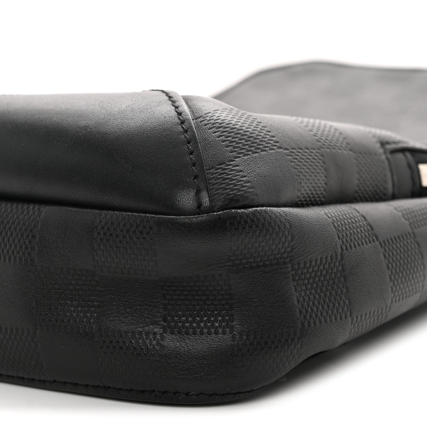 Damier Infini Avenue Sling Bag Onyx