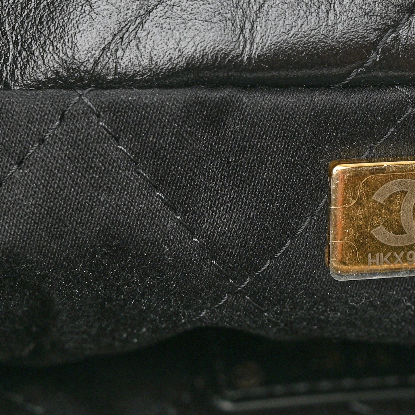 Shiny Calfskin Quilted Chanel 22 Black
