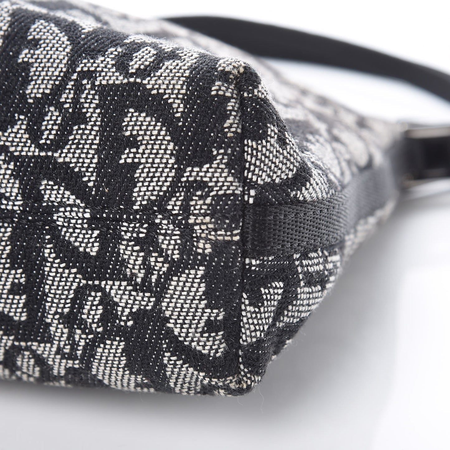 Monogram Shoulder Bag Pochette Black