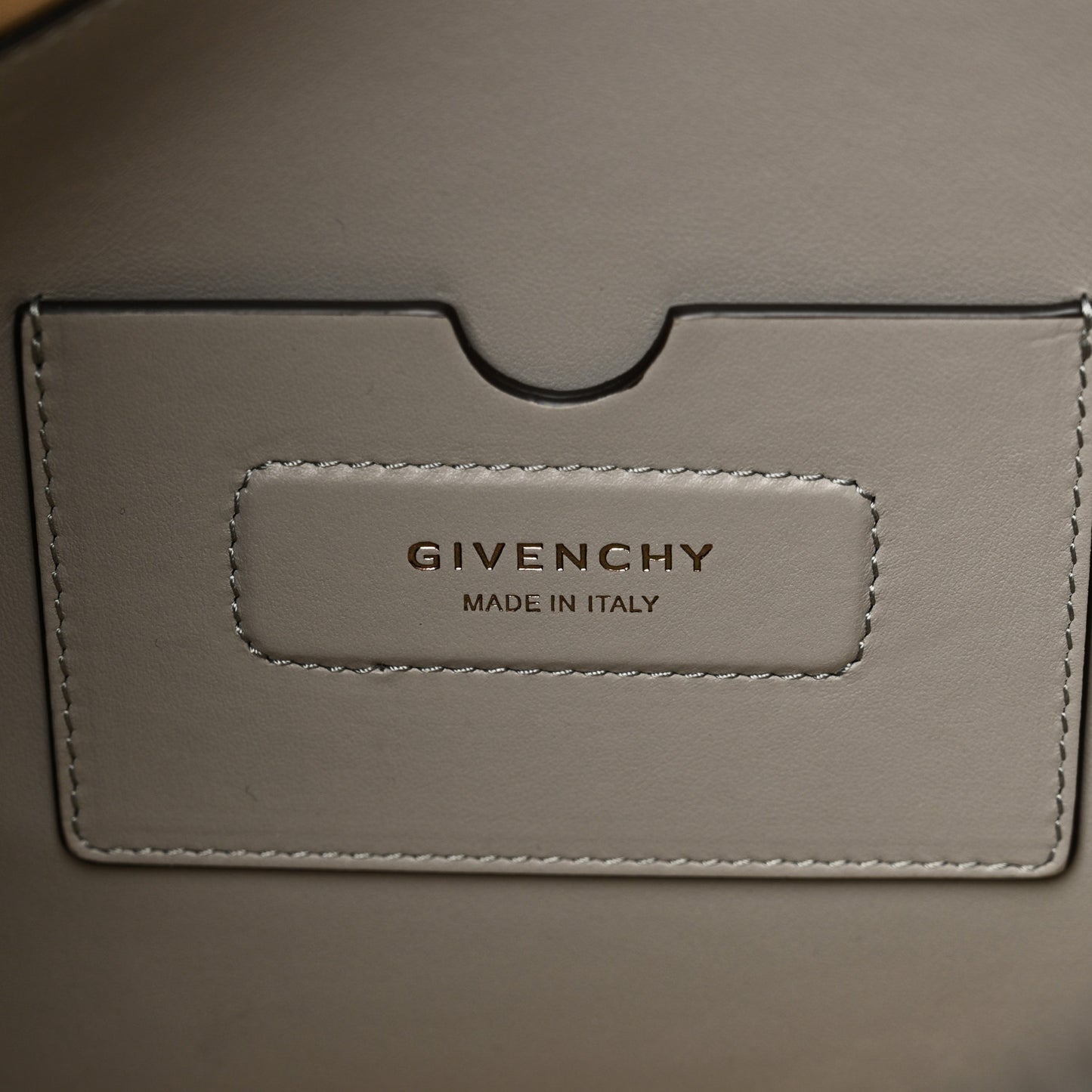 Soft Calfskin Medium Soft Antigona Pearl Grey