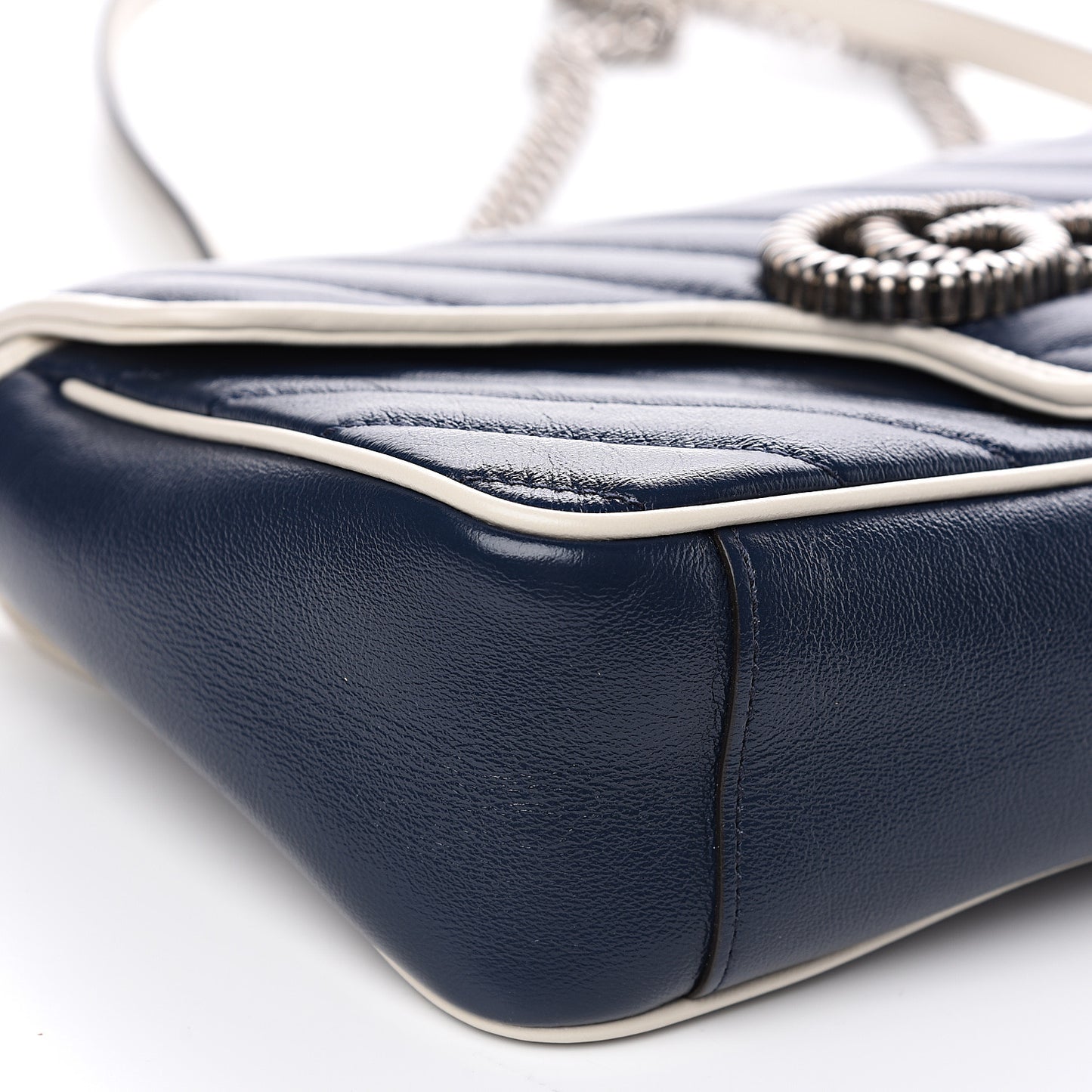 Vintage Effect Calfskin Matelasse Diagonal Small Torchon GG Marmont Shoulder Bag Blue Agata Mystic White