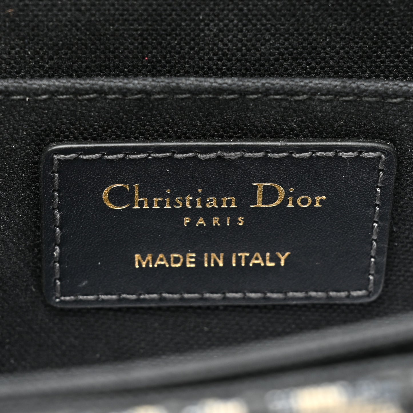 Oblique 30 Montaigne Small Avenue Bag