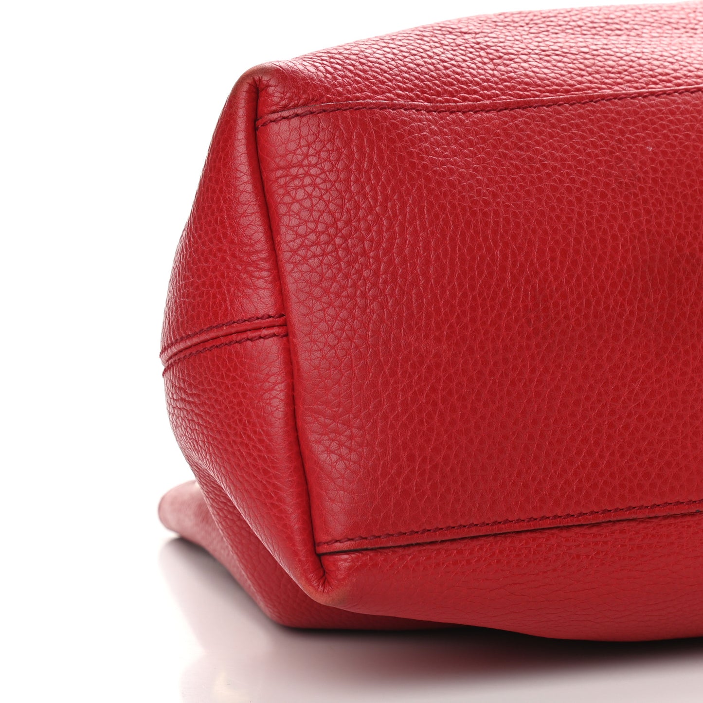 Pebbled Calfskin Medium Soho Chain Shoulder Bag Tabasco Red