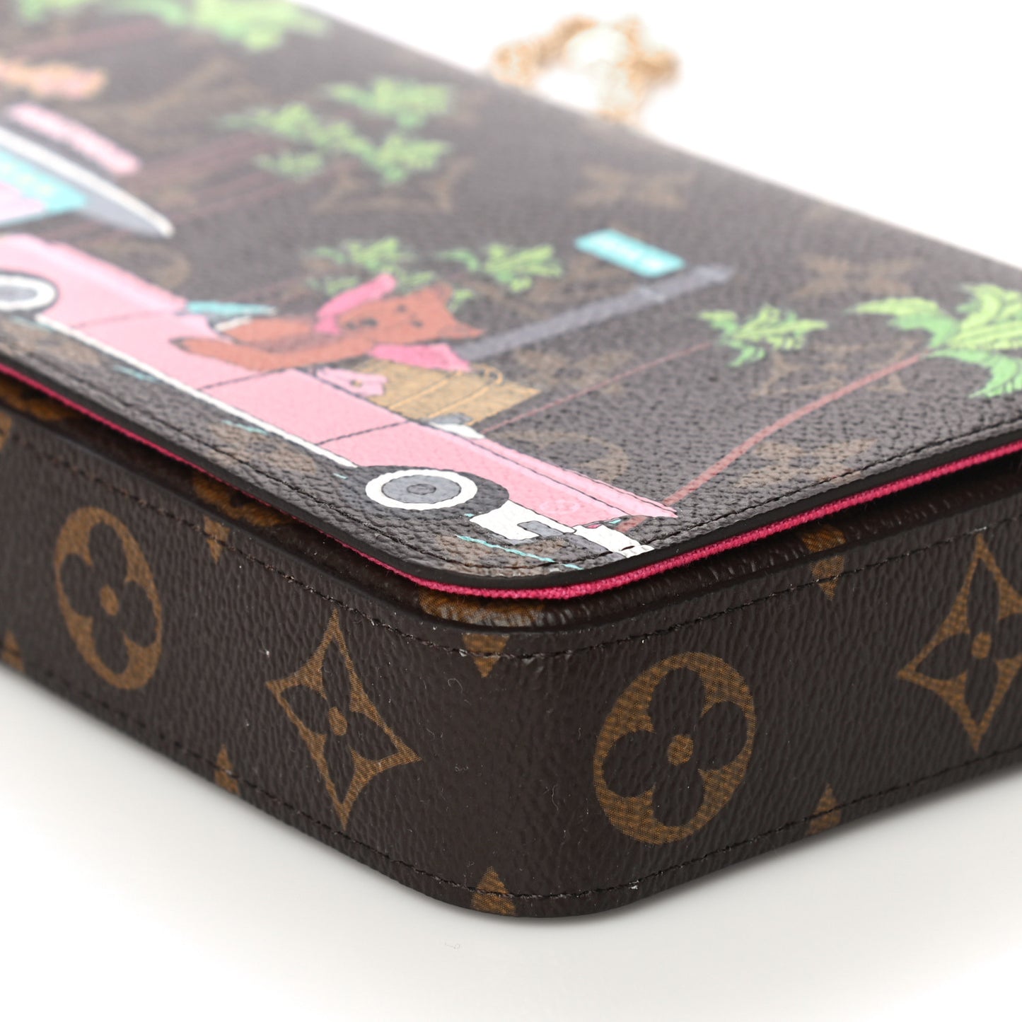Monogram 2021 Christmas Animation Hollywood Pochette Felicie Chain Wallet Fuchsia