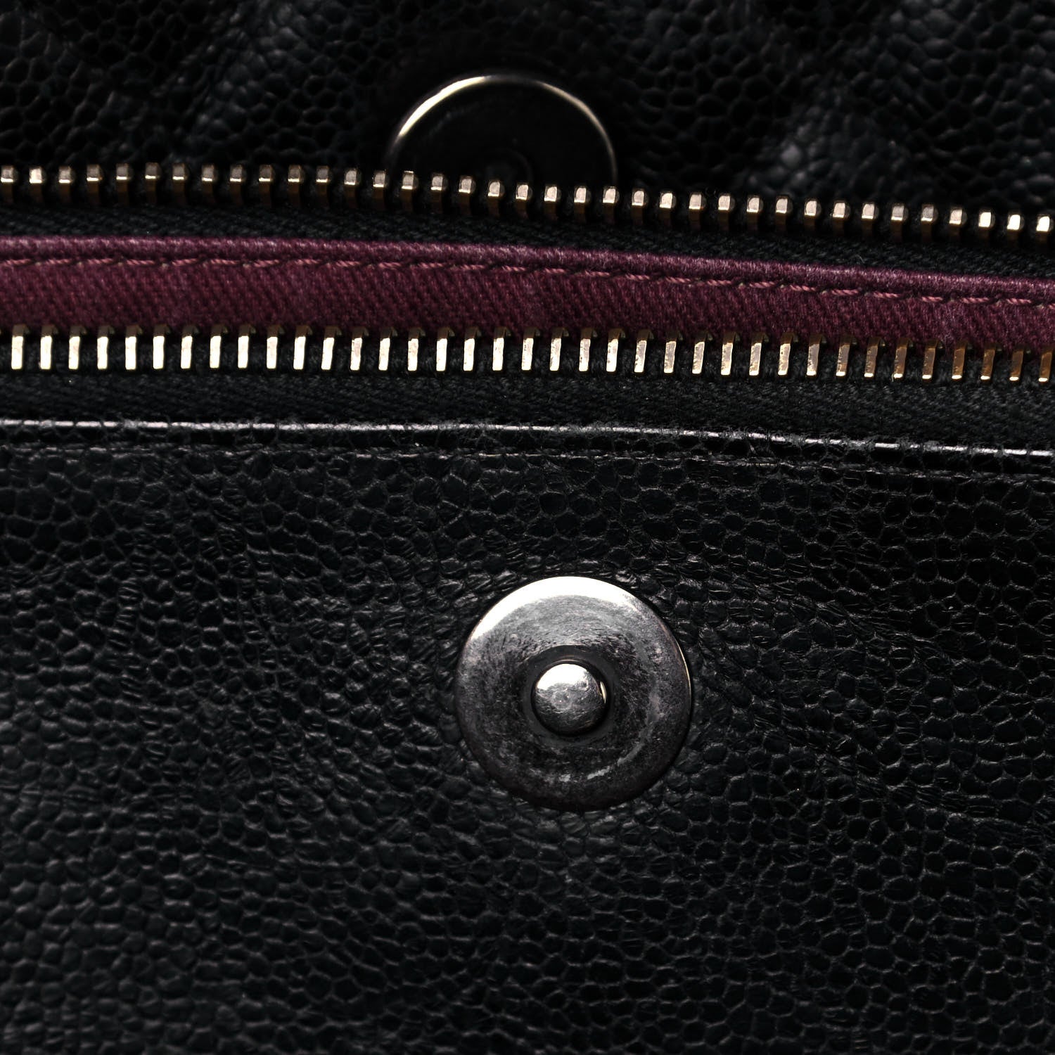 Chanel Crumpled Grained Calfskin Quilted CC Crave Tote Black 15 of 18