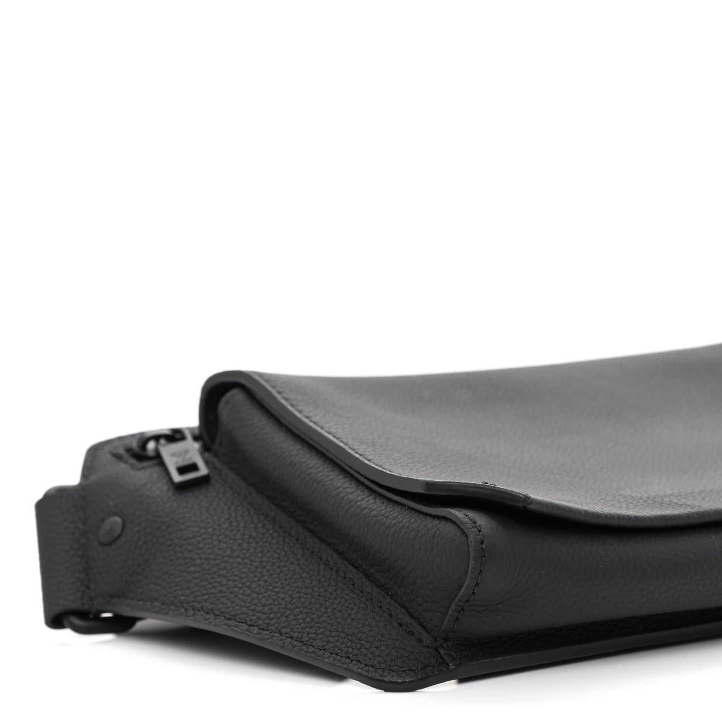 Grained Calfskin Aerogram Takeoff Sling Black