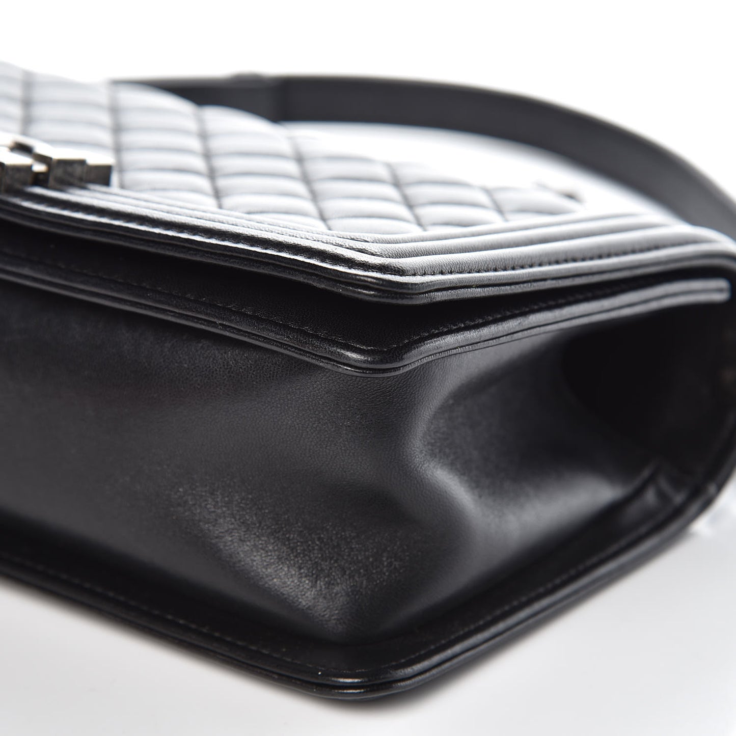 Lambskin Quilted Medium Boy Flap Black