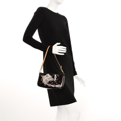 Louis Vuitton Vernis Pochette Accessories NM Amarante 2 of 8